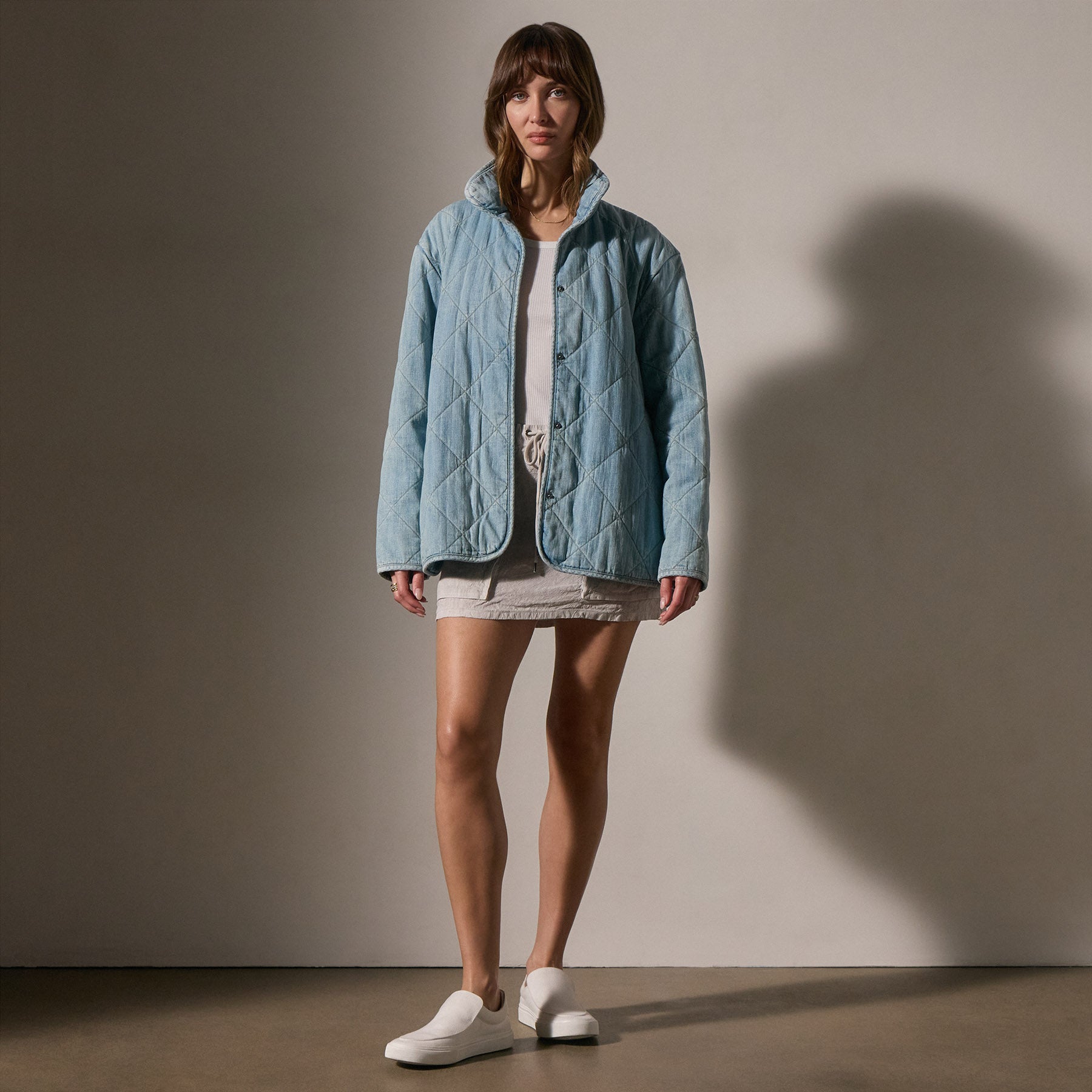 Vintage Bleach Wash Diamond Quilted Denim Jacket for Women - Stylish Distressed Denim Coat for Casual Outfits & Streetwear Fashion