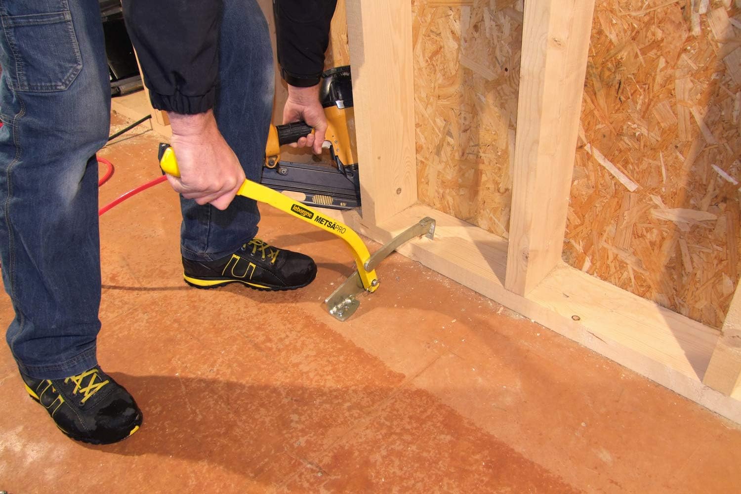 Metsäpro Wall Puller with Heavy Duty Hook - 144750 - Durable Construction Tool for Demolition, Renovation & Home Improvement Projects