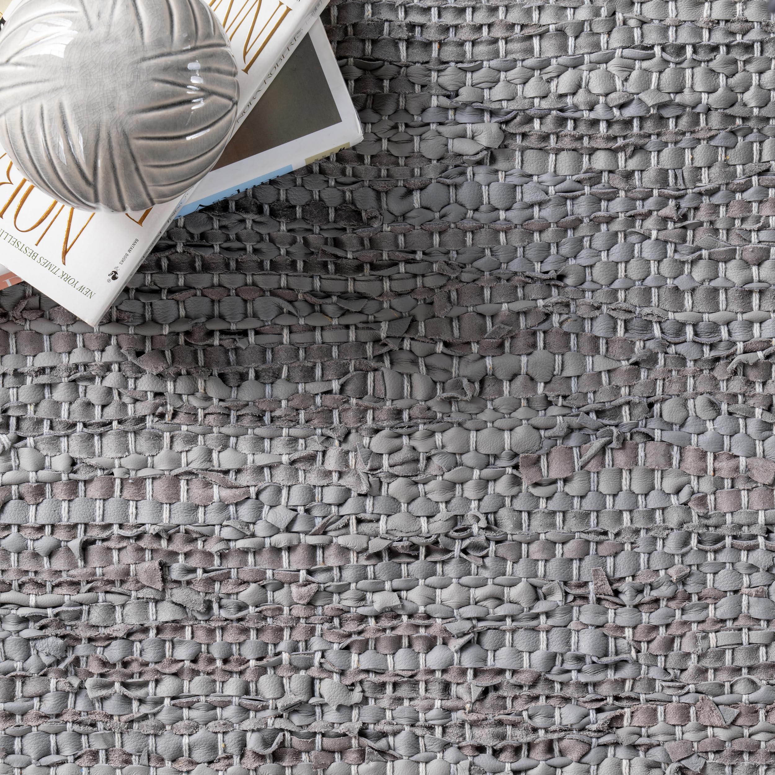 nuLOOM Sabby Hand Woven Leather Flatweave Area Rug 6x9 Feet - Soft Grey Bohemian Style Rug for Living Room, Bedroom & Home Decor