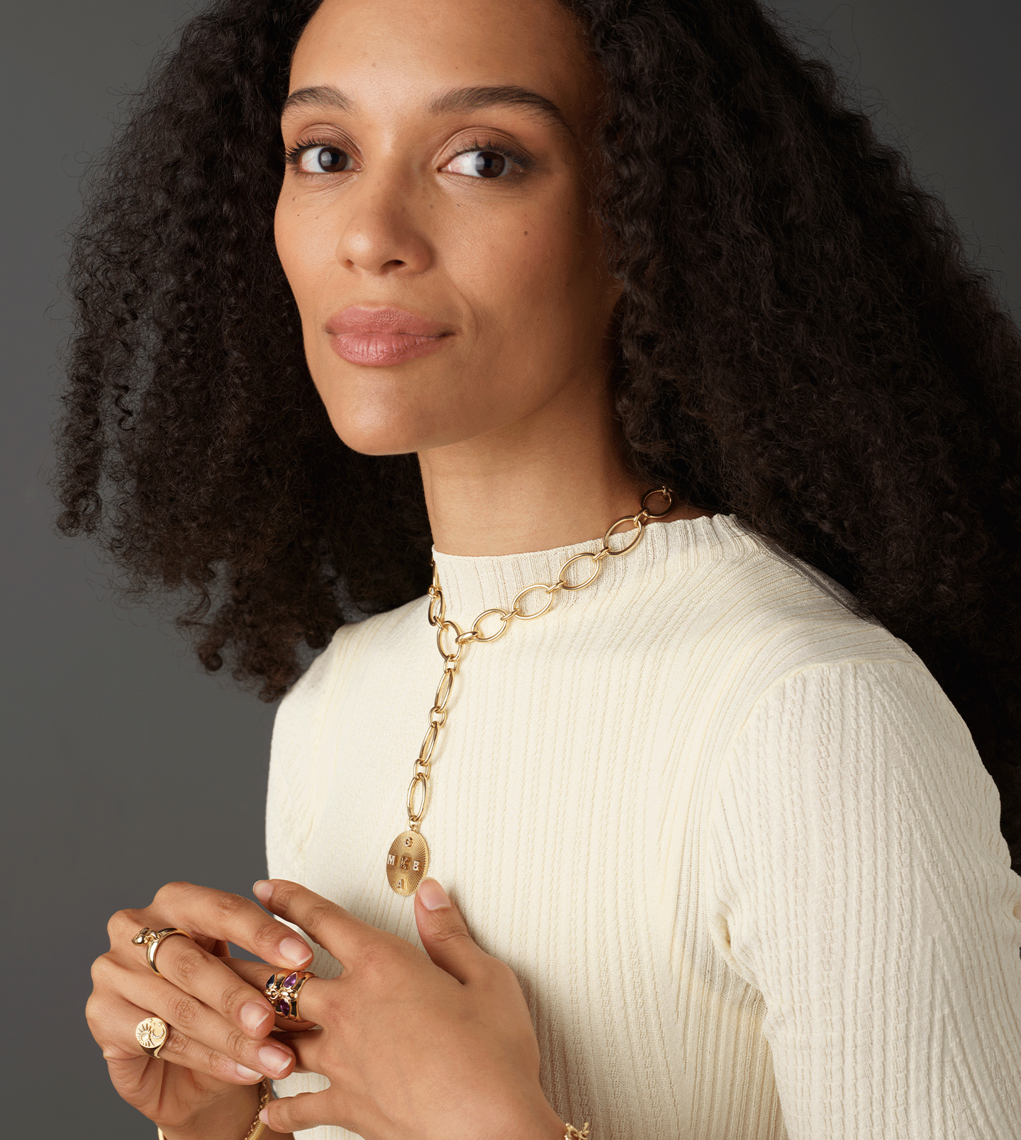 Stylish Oval Link Chain Necklace for Women - Trendy Gold & Silver Layering Necklace Jewelry Gift for Her - Perfect for Casual, Office & Date Night Outfits