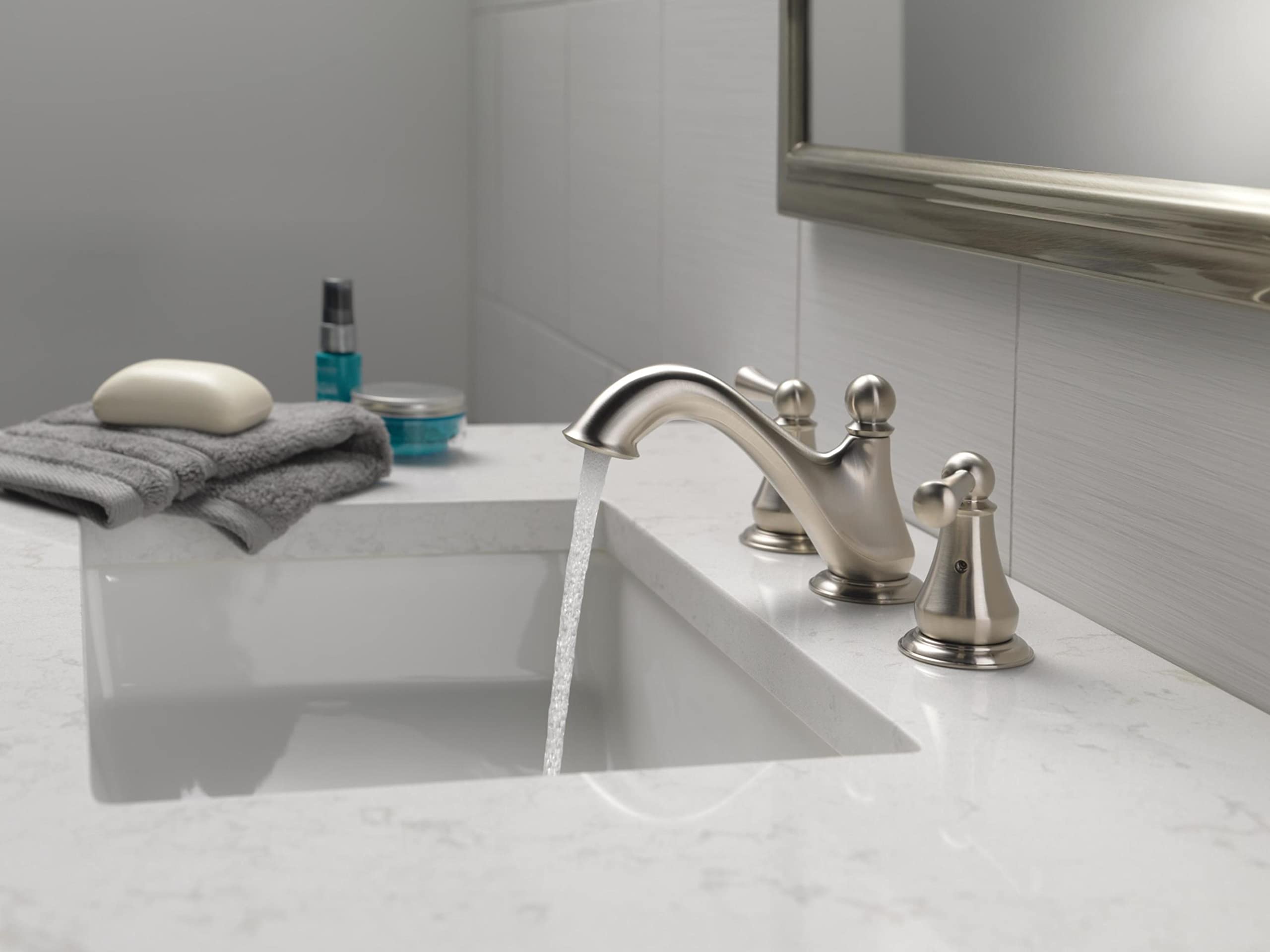Delta Faucet Haywood Widespread Bathroom Faucet in Chrome - 3 Hole Bathroom Sink Faucet with Drain Assembly (Model 35999LF) - Perfect for Modern Bathroom Vanities and Powder Rooms