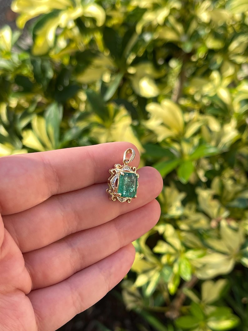 3.06tcw 14K Gold Natural Emerald Cut Emerald & Diamond Accent Vintage Pendant Necklace - Elegant Jewelry Gift for Women, Perfect for Weddings, Anniversaries & Special Occasions