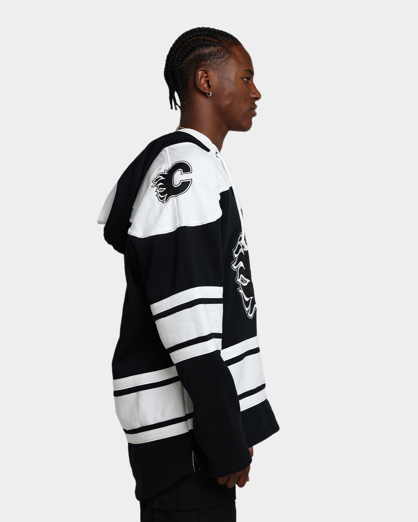 47 Brand Calgary Flames Superior Lacer Hoodie - Jet Black NHL Hockey Fan Apparel for Men & Women - Perfect for Game Day, Tailgating and Cold Weather