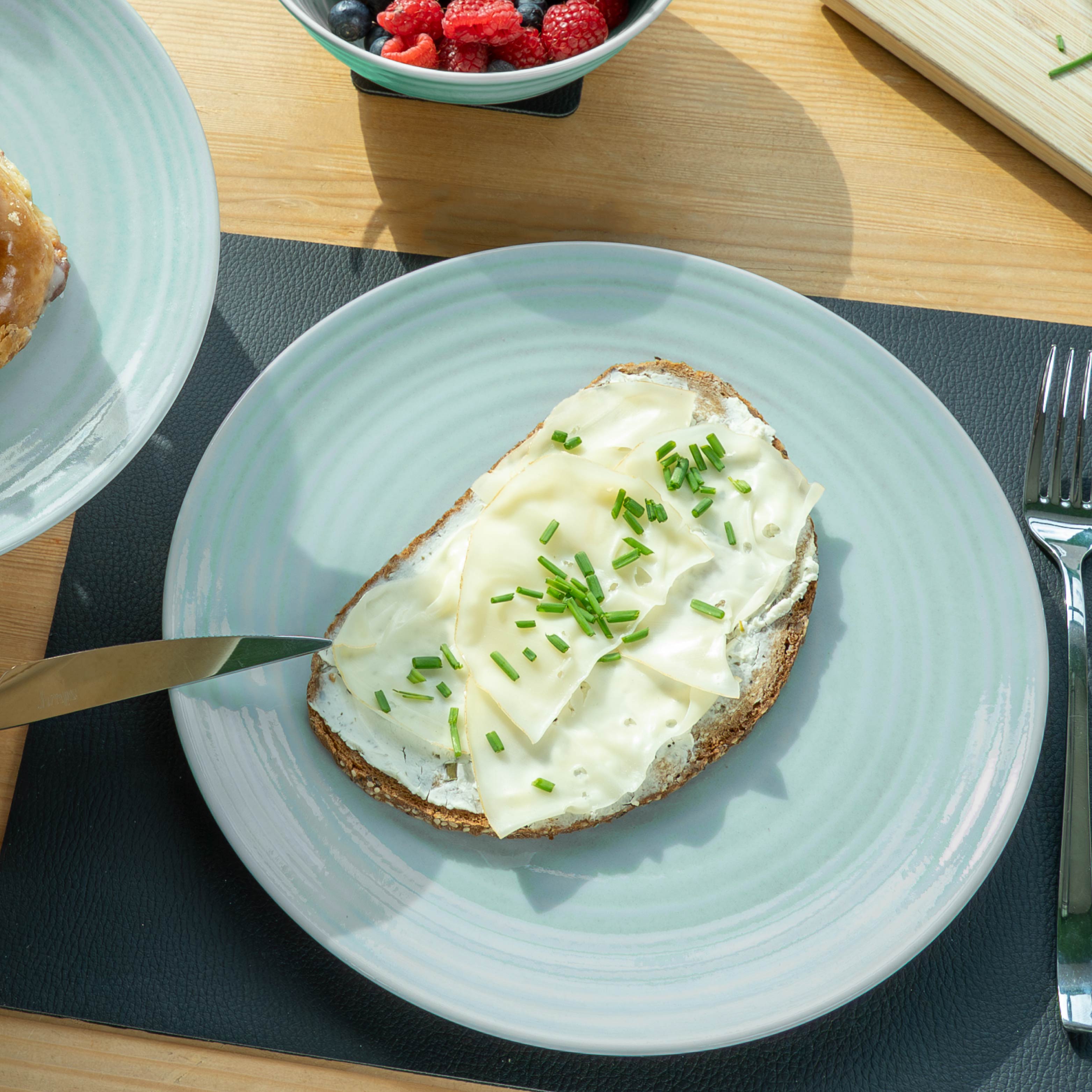 Premium 26cm Cyan Porcelain Plate with Magnet - Elegant Dining & Kitchen Decor for Home, Office, or Gift Giving