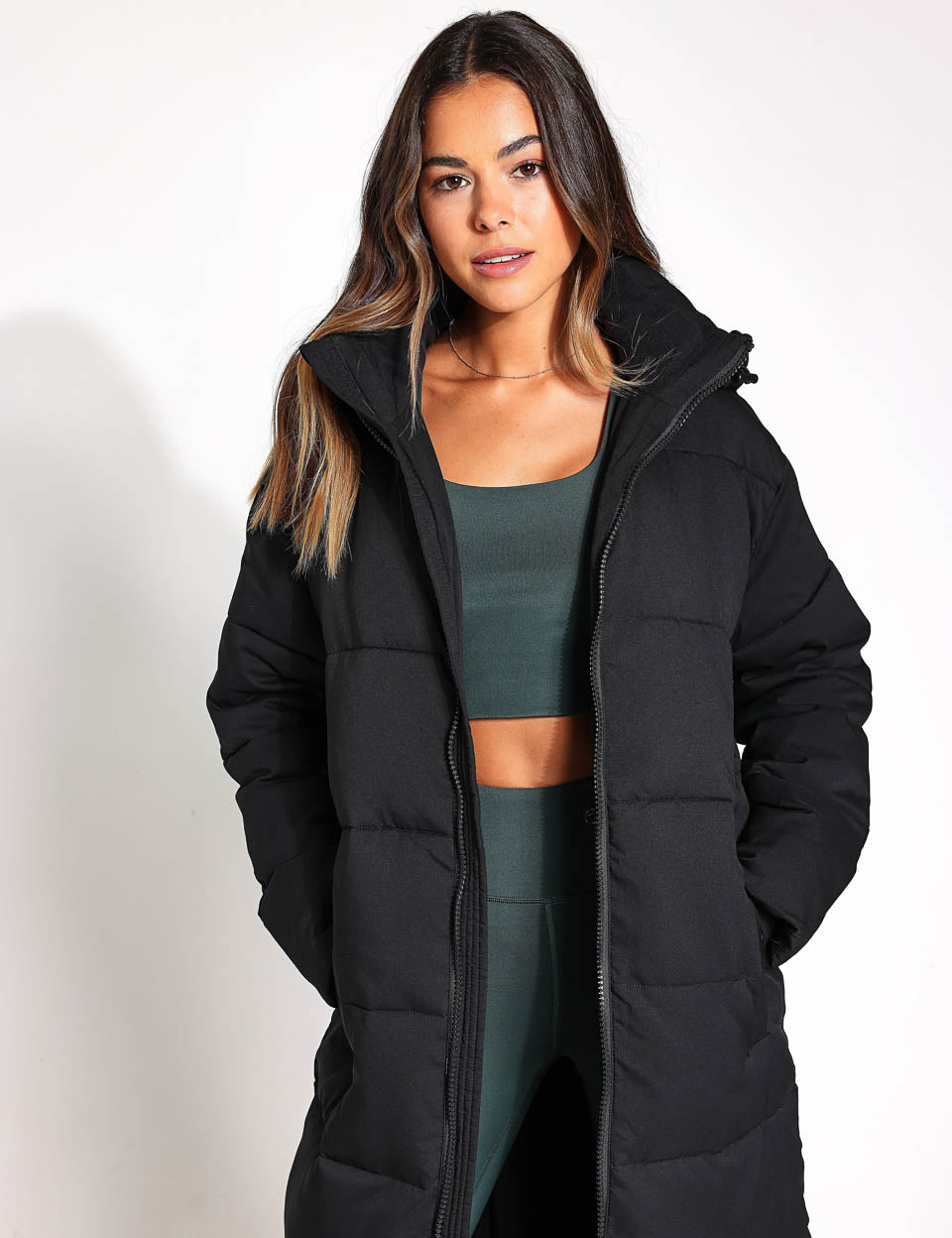 Long Puffer Jacket for Women - Black Winter Coat, Waterproof & Warm Down Jacket for Cold Weather - Perfect for Skiing, Snowboarding & Outdoor Activities