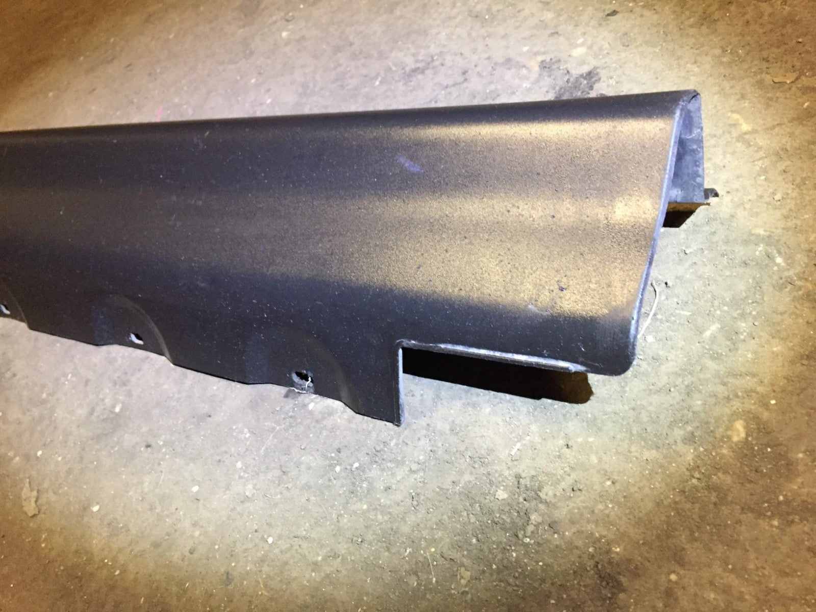 2001-2006 BMW X5 E53 Passenger Side Skirt Rocker Panel Molding - OEM Part #8408706 - Perfect for Car Restoration & Off-Road Protection