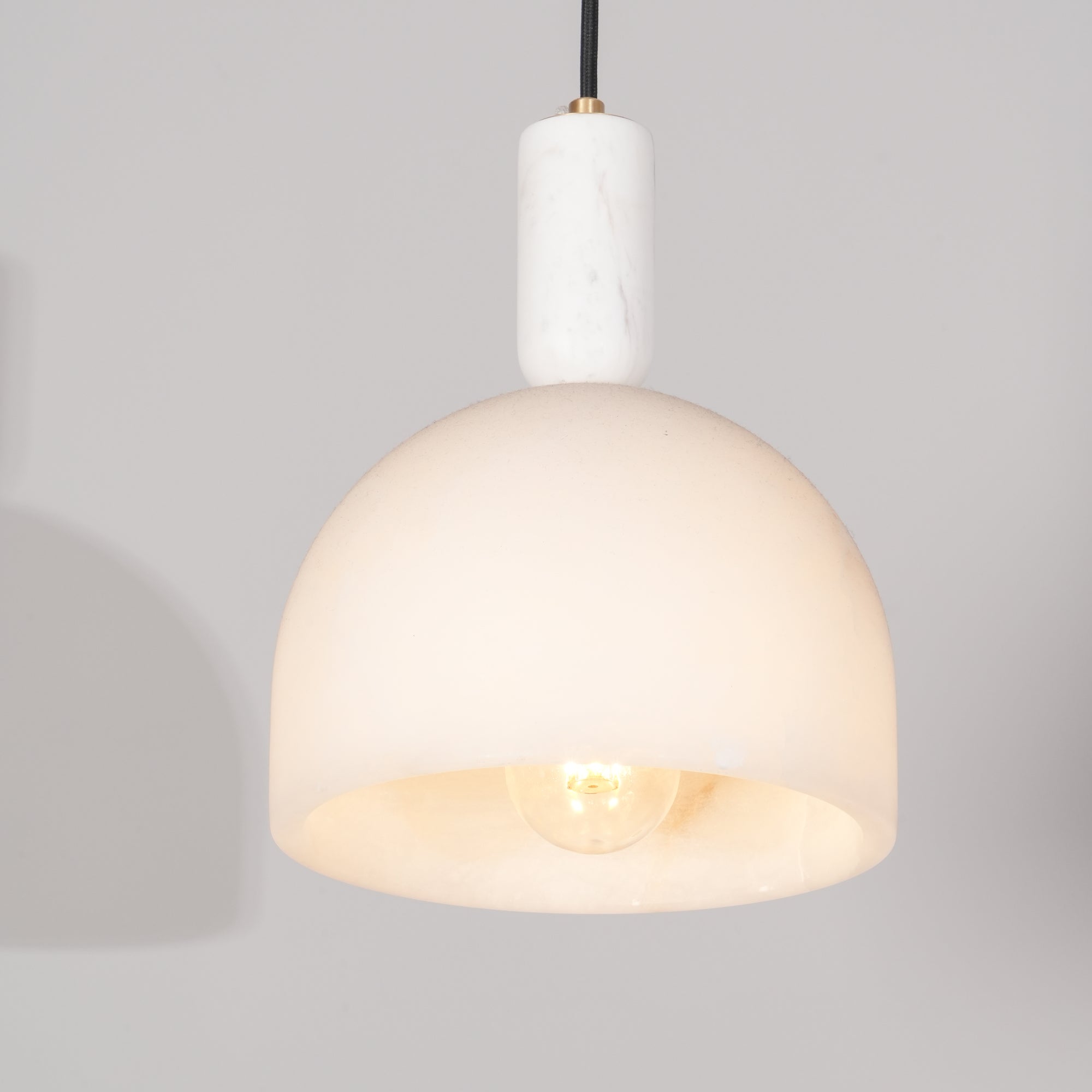 Stylish OKI Pendant Light - Modern Ceiling Lighting Fixture for Dining Room, Kitchen, and Living Room Decor