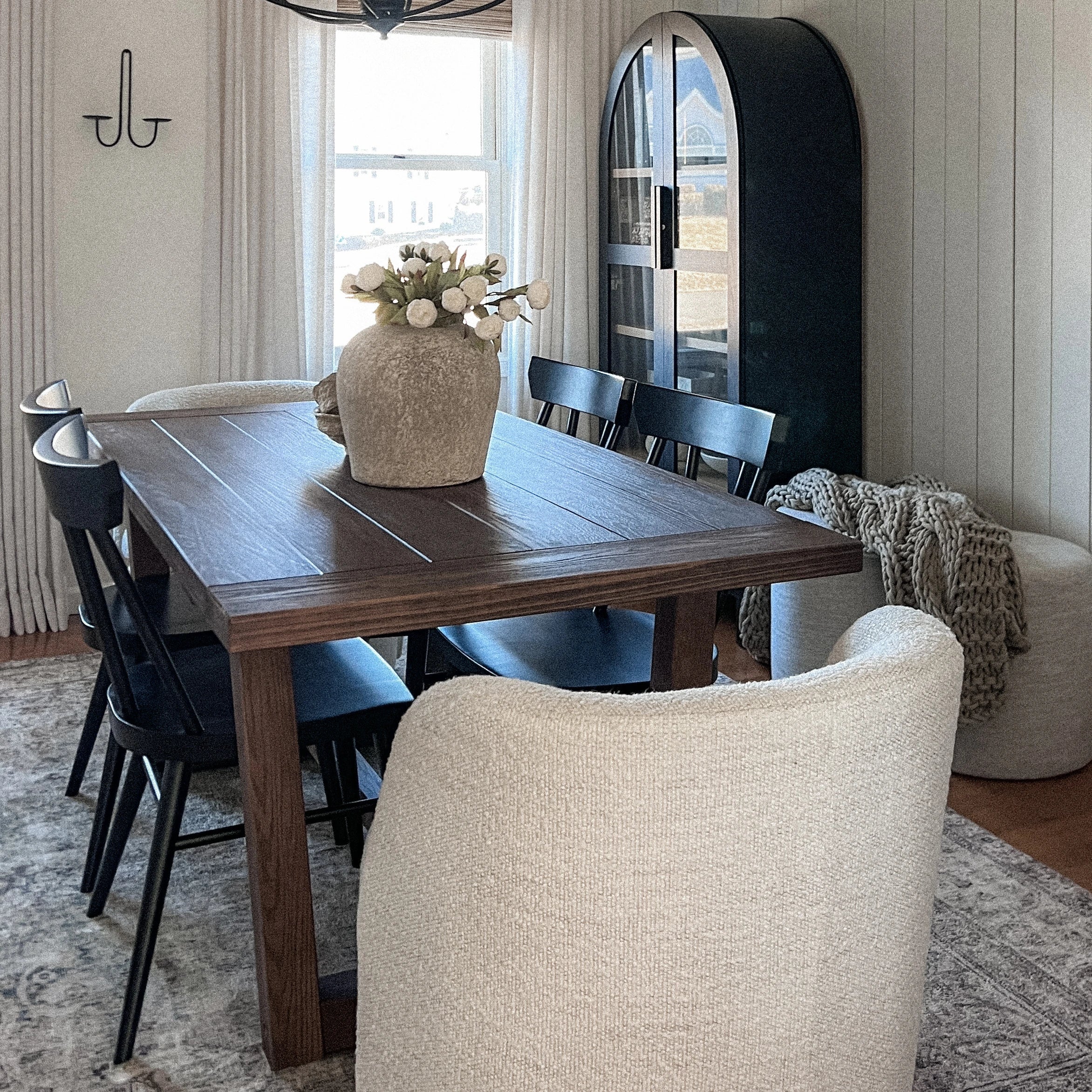 Customizable Cascais 72-Inch Modern Dining Table - Extendable Wooden Table for 8-10 People - Perfect for Family Gatherings & Dinner Parties