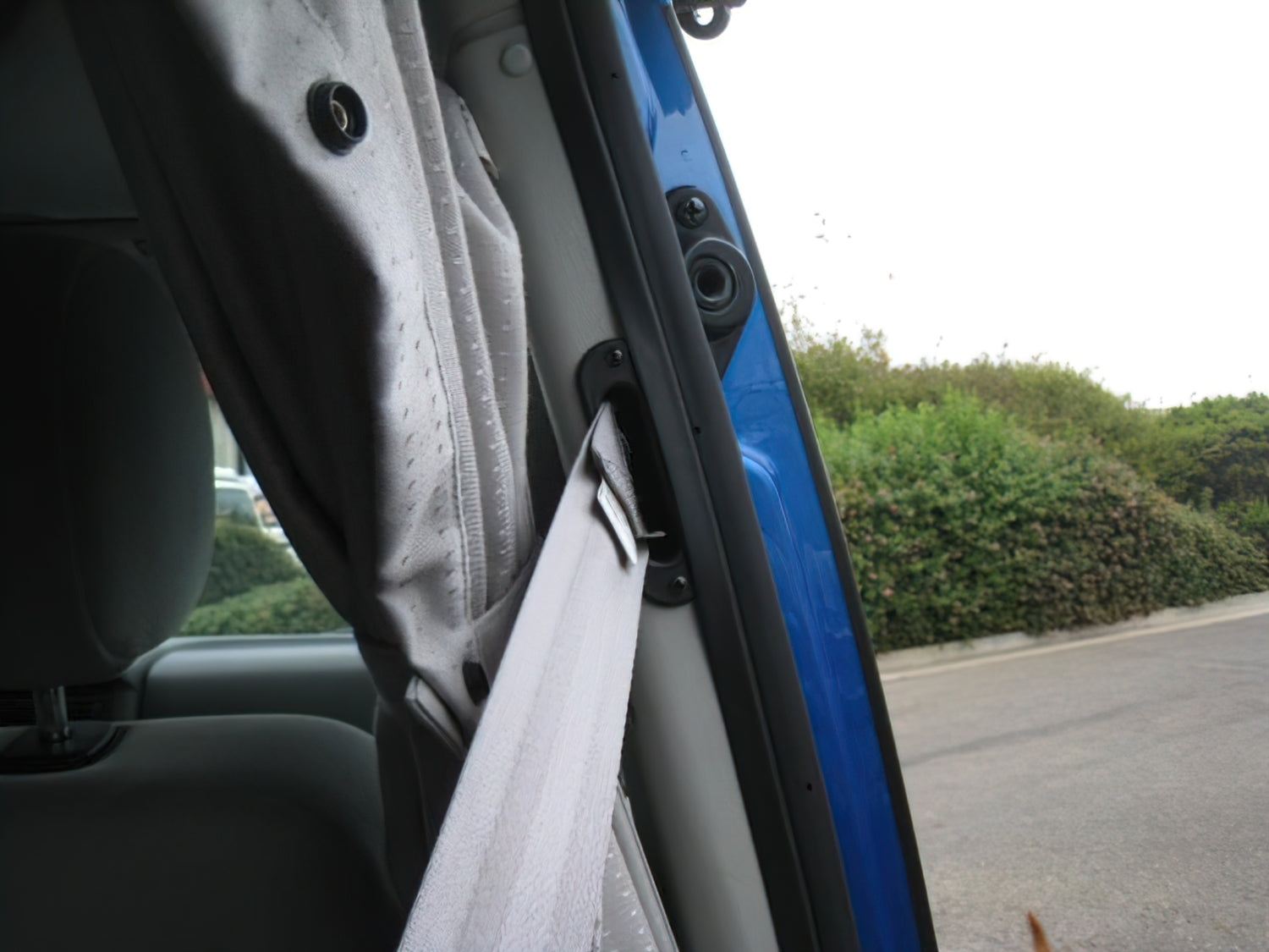 3 Point Retractable Seat Belt for Jumpseat (Left/Right) - Compatible with Eurovan Weekender & Multivan | Enhanced Safety for Rear Passengers | Perfect for Campers, Vans, and Family Road Trips