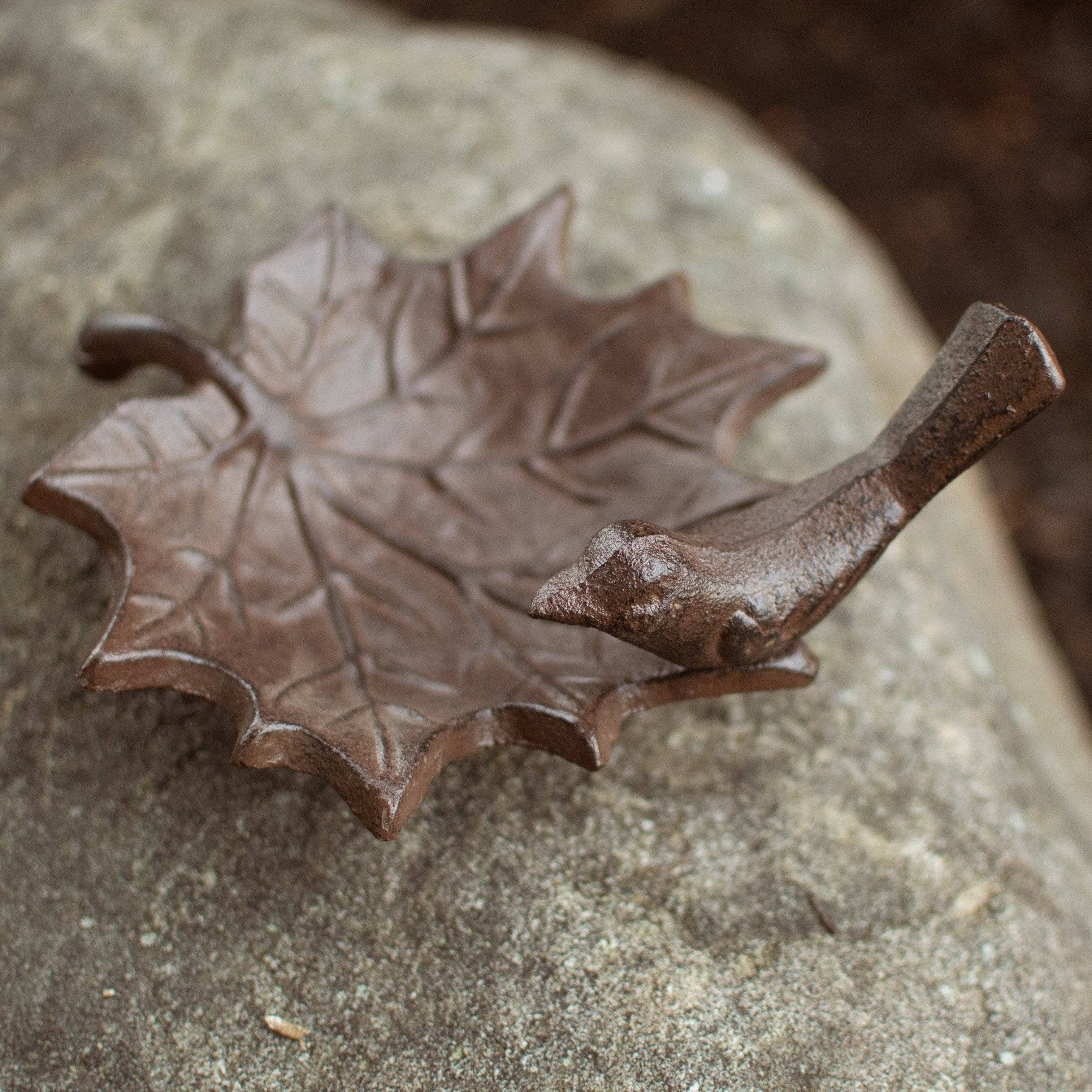 Antique Brown Small Maple Leaf Bird Bath - Handcrafted Garden Decoration for Outdoor Bird Watching & Backyard Decor