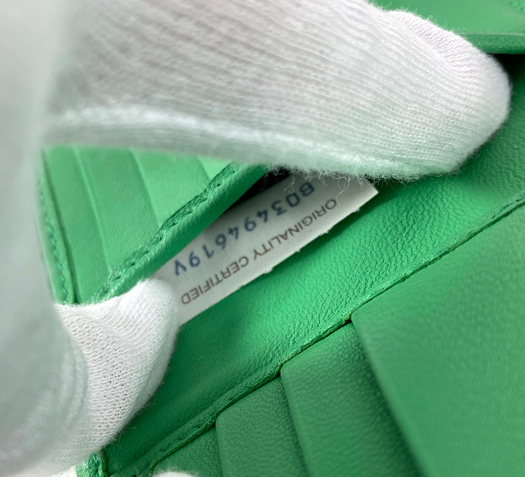 Bottega Veneta Green Intrecciato Leather Bifold Wallet for Men - Slim RFID Blocking Credit Card Holder - Perfect for Everyday Use & Travel Essentials