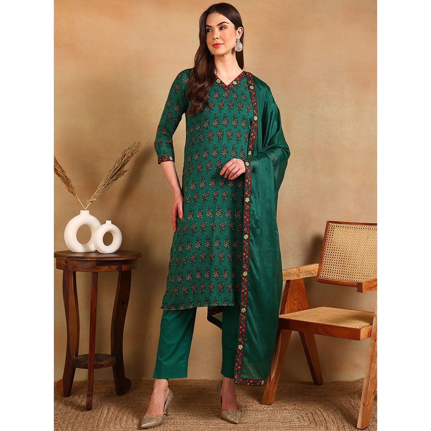 Stylish Green Viscose Rayon Floral Printed Straight Kurta Set for Women | Comfortable Ethnic Outfit for Festivals, Parties & Casual Wear