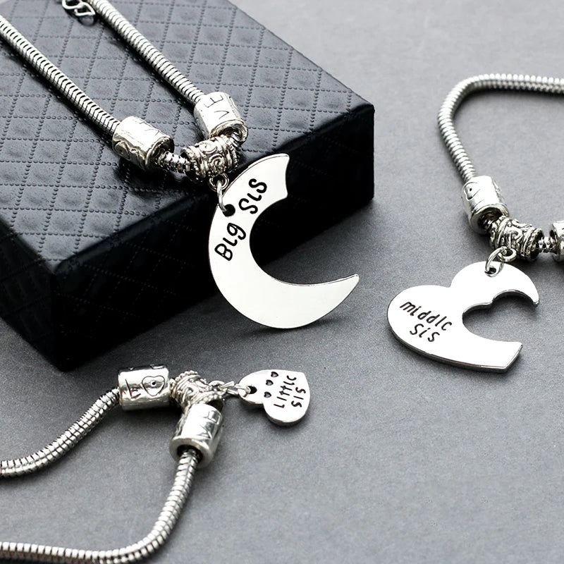 Family Heart Necklace - Personalized Engraved Pendant for Mom, Wife, Daughter | Meaningful Gift for Mother's Day, Valentine's Day & Anniversary | Perfect for Everyday Wear & Special Occasions