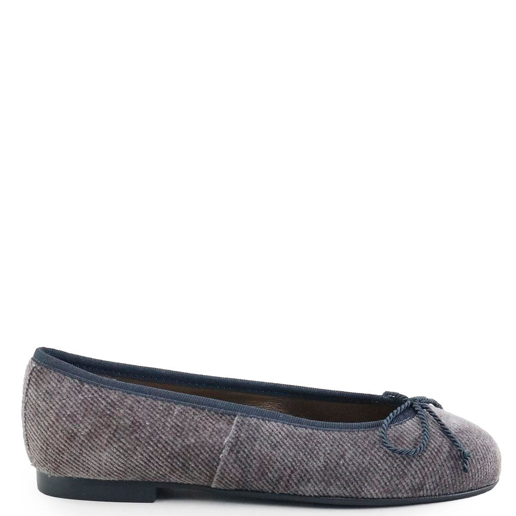 Comfortable Gray Corduroy Ballet Flats for Women - Soft & Stylish Casual Shoes for Work, Travel & Everyday Wear