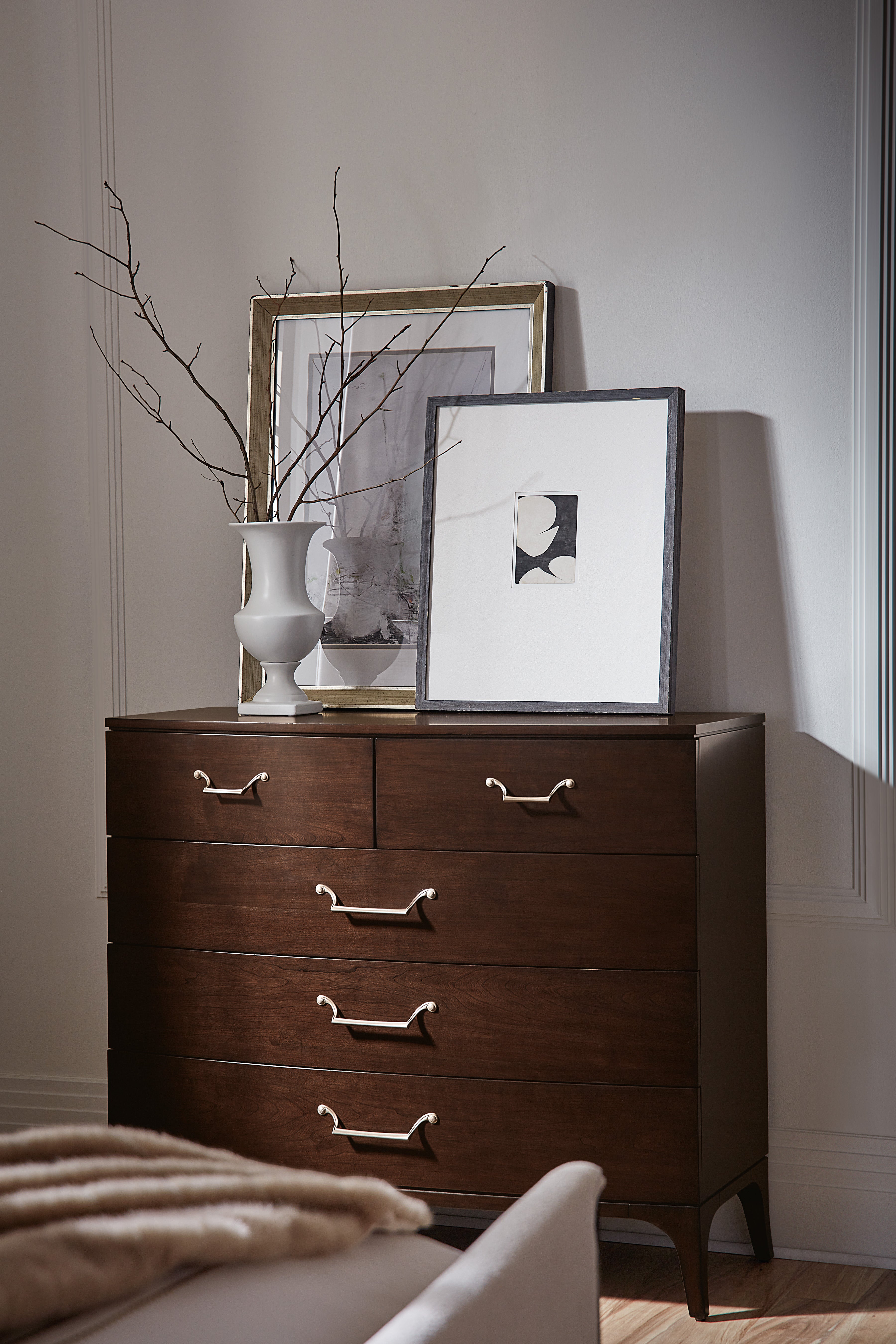 Bella Donna 5-Drawer Dresser - Elegant Wooden Chest for Bedroom Storage & Organization | Perfect for Clothes, Accessories & Home Decor