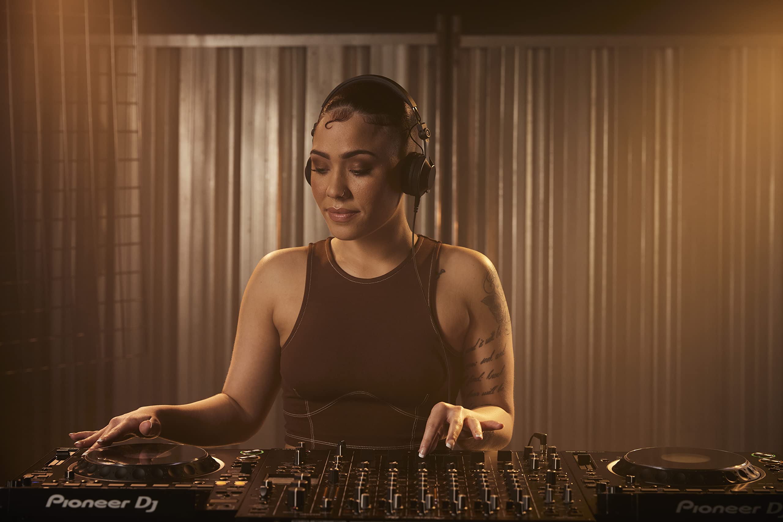 Pioneer HDJ-CX Professional On-Ear DJ Headphones - High-Quality Sound for DJing, Mixing & Music Production (Black) | Perfect for Clubs, Studios & Live Performances