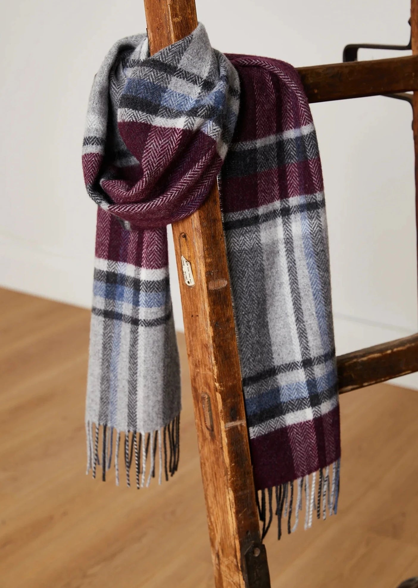 Foxford Lambswool Scarf for Women & Men - Soft Warm Winter Accessory in Maroon & Grey - Perfect for Cold Weather, Outdoor Activities & Fashion Styling