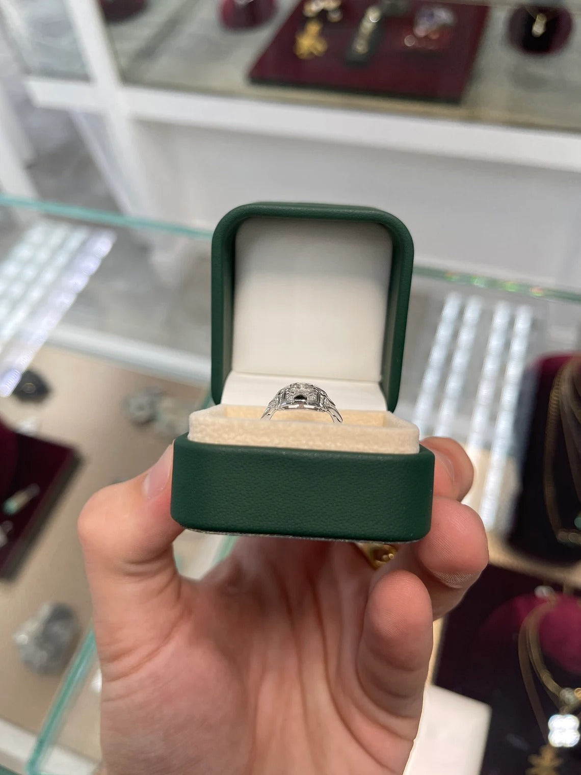Vintage Art Deco 0.20ct Diamond Cocktail Ring in 14K Gold with Filigree & Milgrain Detailing - Perfect for Weddings, Anniversaries & Special Occasions