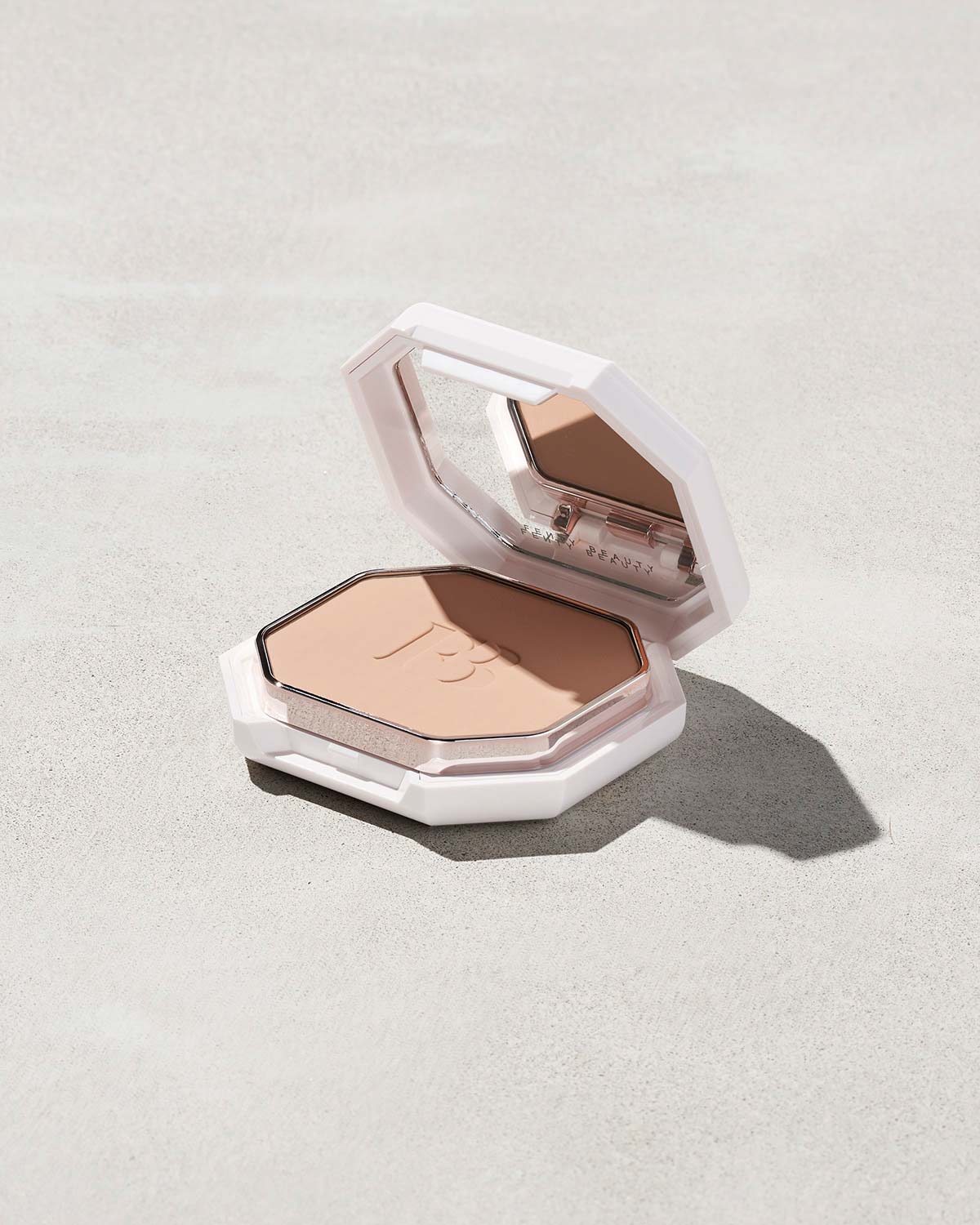 Pro Filt'r Soft Matte Powder Foundation - #170 - Oil Control & Long-Lasting Wear for Flawless Skin | Perfect for Everyday Makeup & On-the-Go Touch Ups