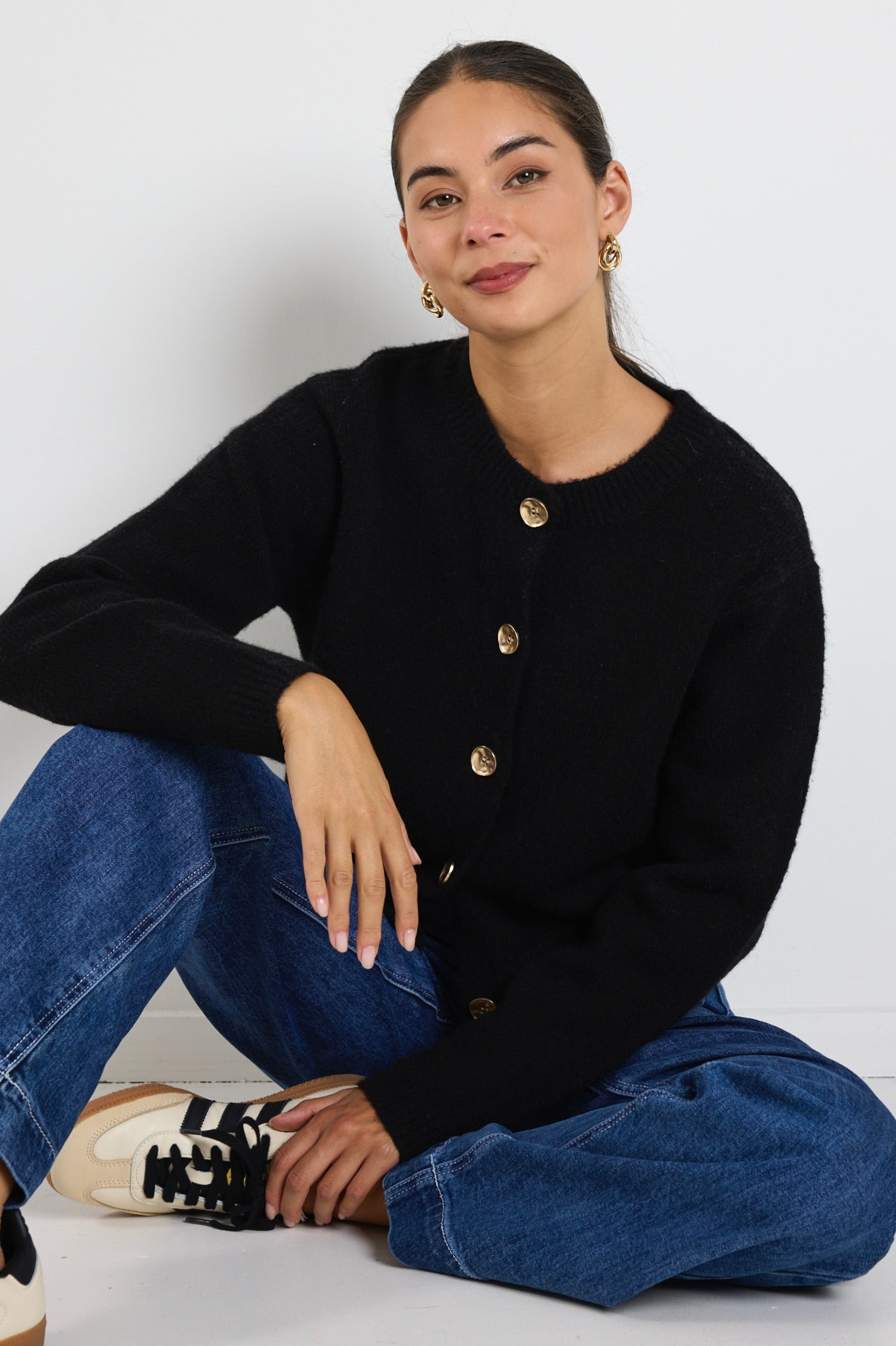 Soft Black Knit Crewneck Cardigan for Women - Cozy & Stylish Layering for Fall & Winter Outfits
