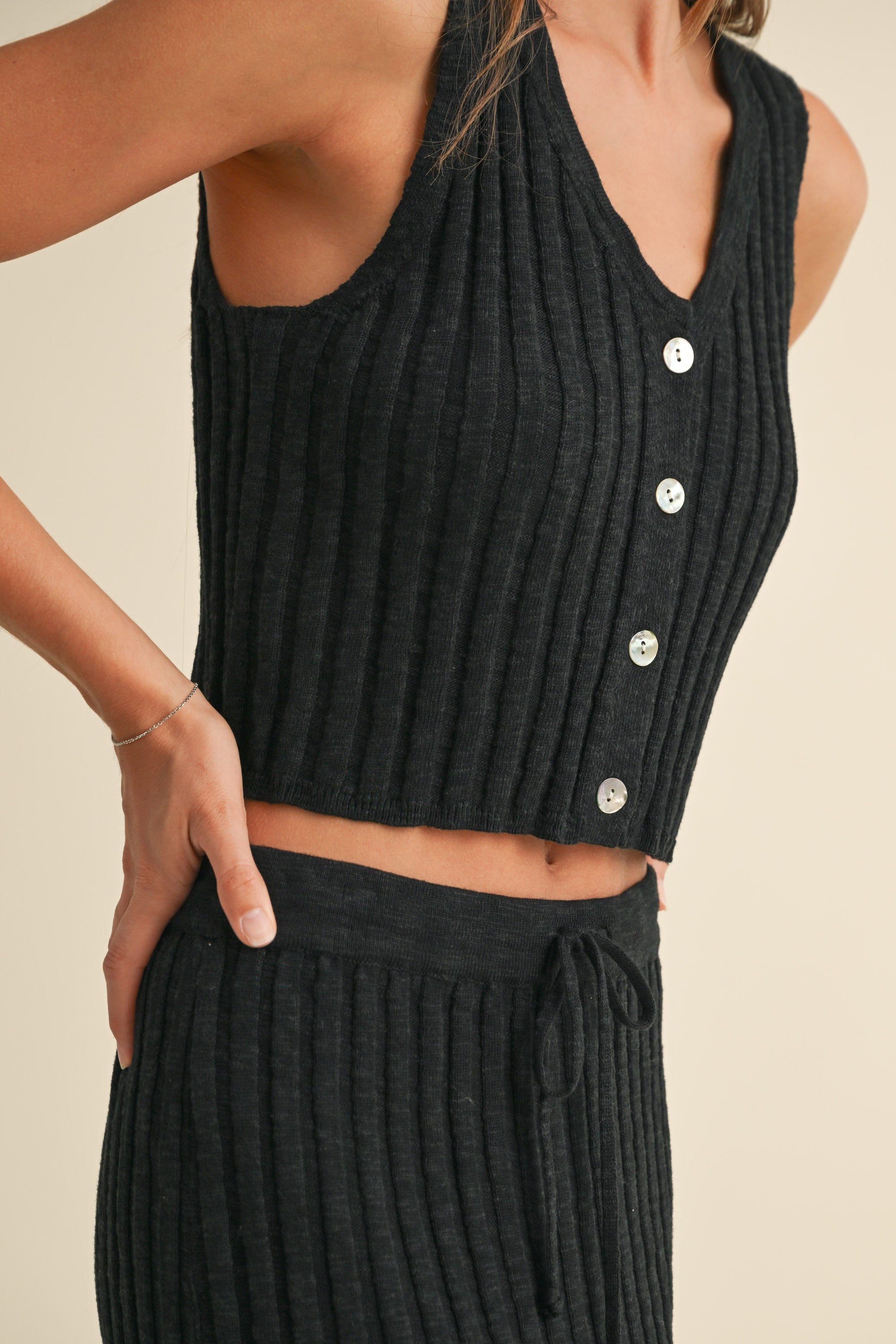 Ribbed Knit Tank Top for Women - Soft Stretch Sleeveless Shirt in Black | Casual Wear, Layering, Summer Outfits