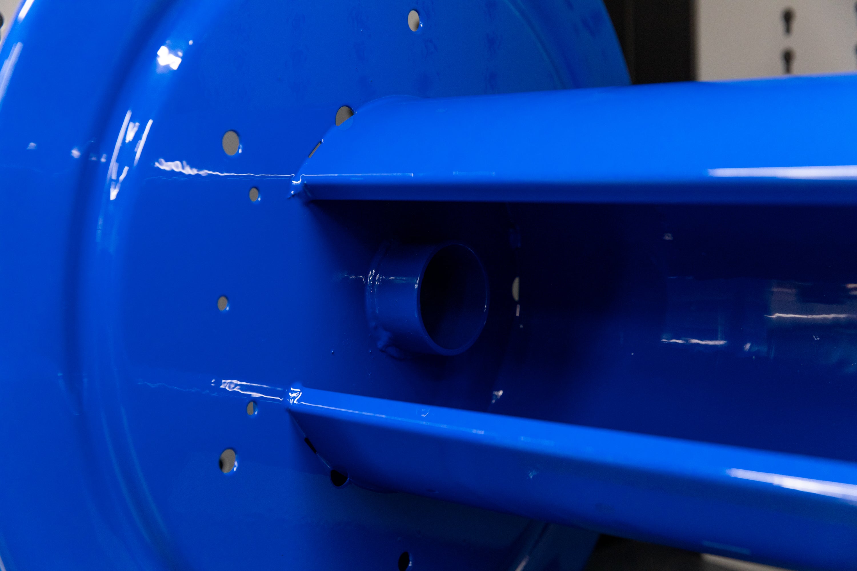 High-Quality Coxreels Vacuum Hose Reel for Industrial & Home Use - Durable Retractable Air Hose Storage Solution for Workshops, Garages & Cleaning