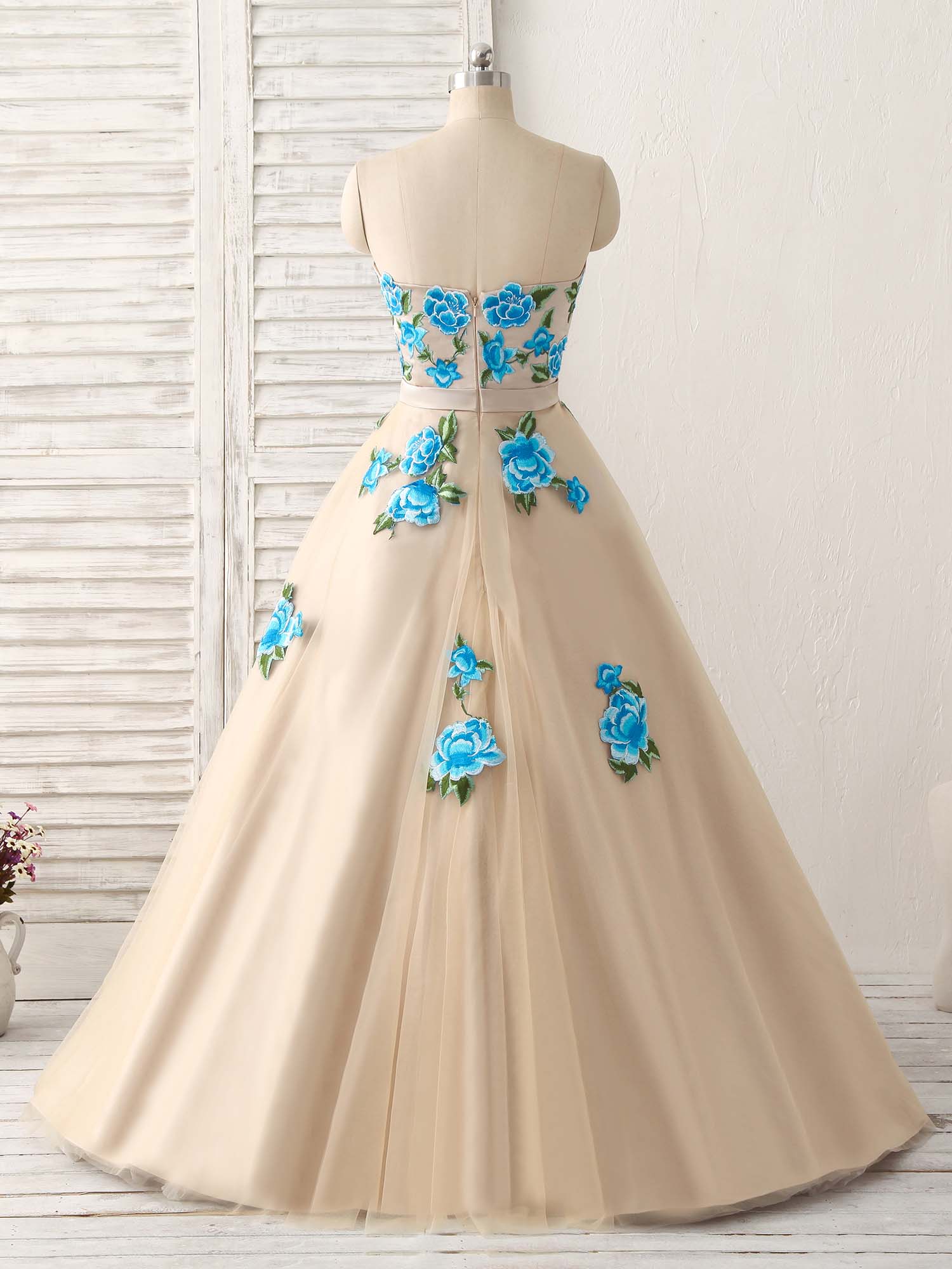 Elegant Champagne Tulle Lace Applique Long Prom Dress - Formal Evening Gown for Homecoming, Wedding, Ball & Special Occasions