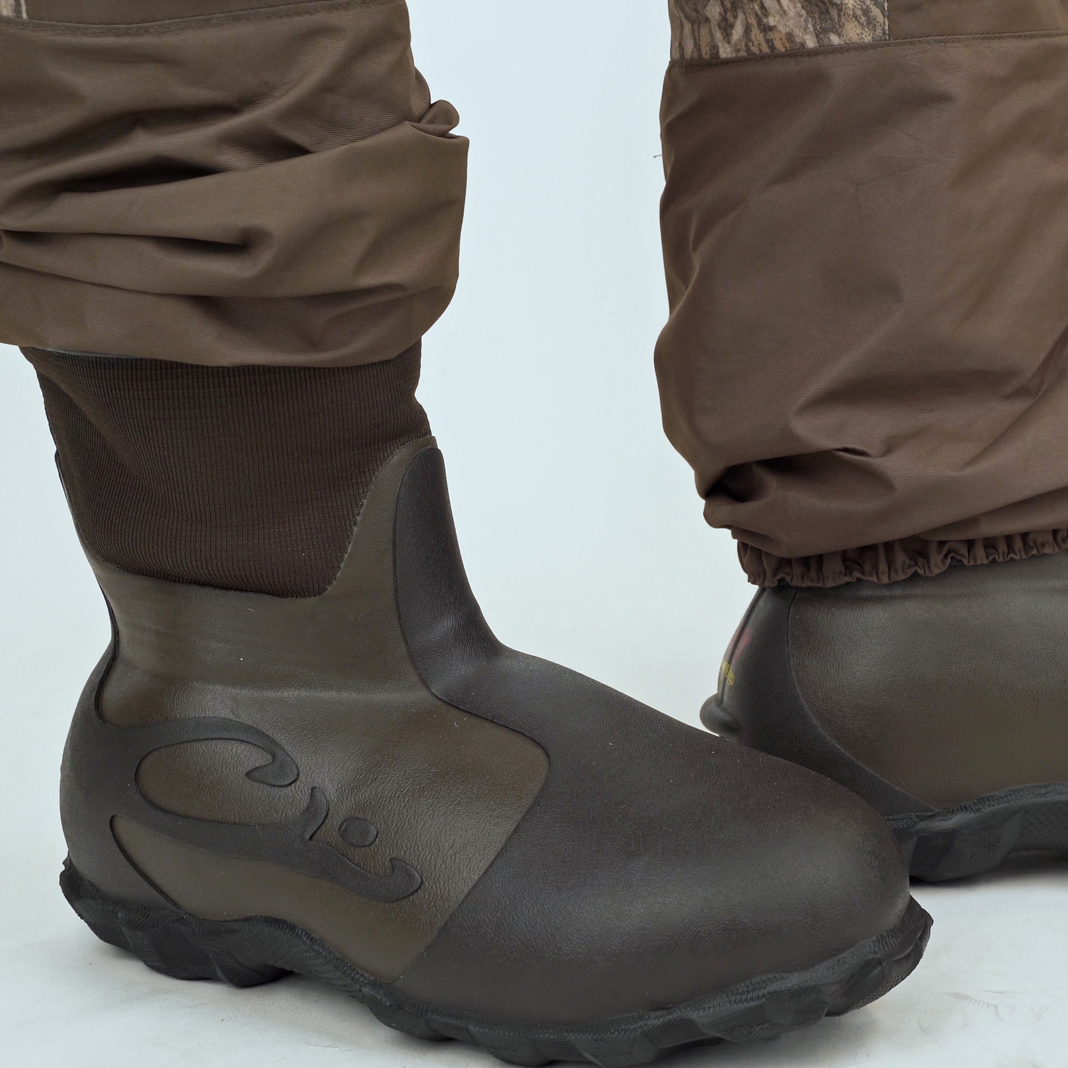Breathable Insulated Chest Waders with Sewn-in Liner for Fly Fishing, Hunting & Waterfowl Adventures - Lightweight & Comfortable for All-Day Wear