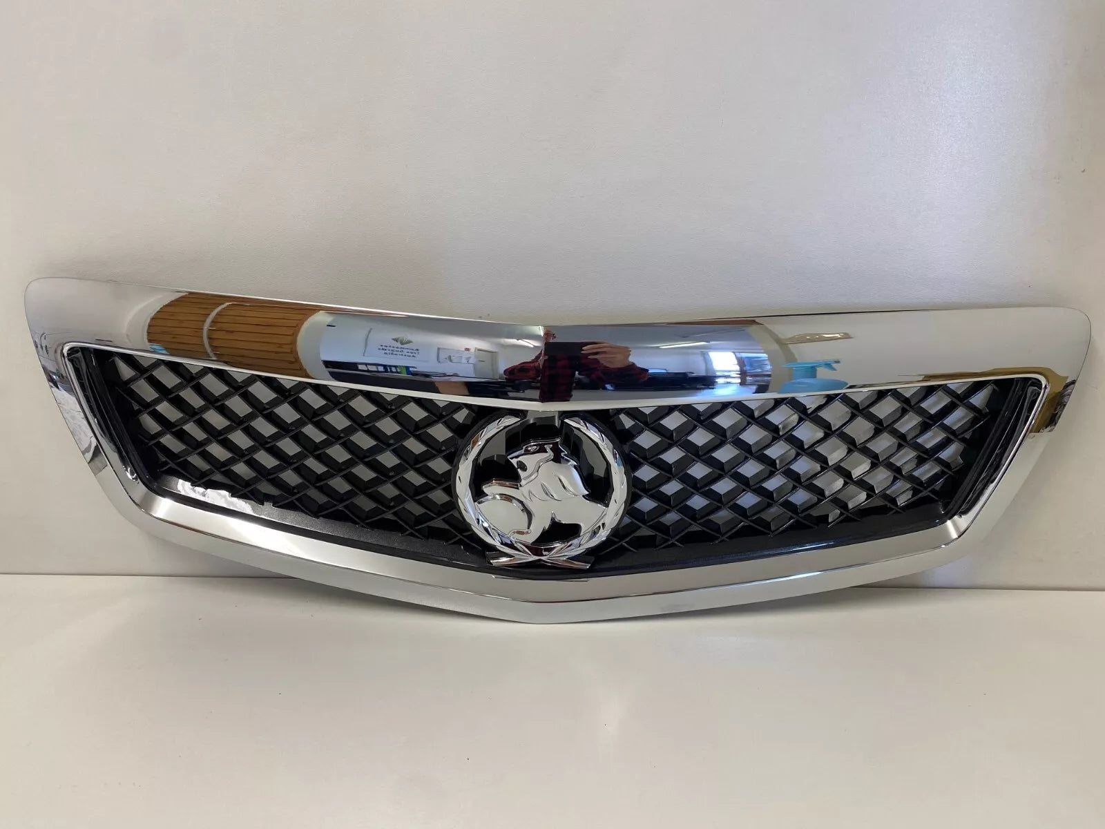 Genuine GM Statesman Caprice WM WN Front Grille Assembly - Replacement Grille for GM Vehicles - Perfect for Car Restoration & Custom Upgrades