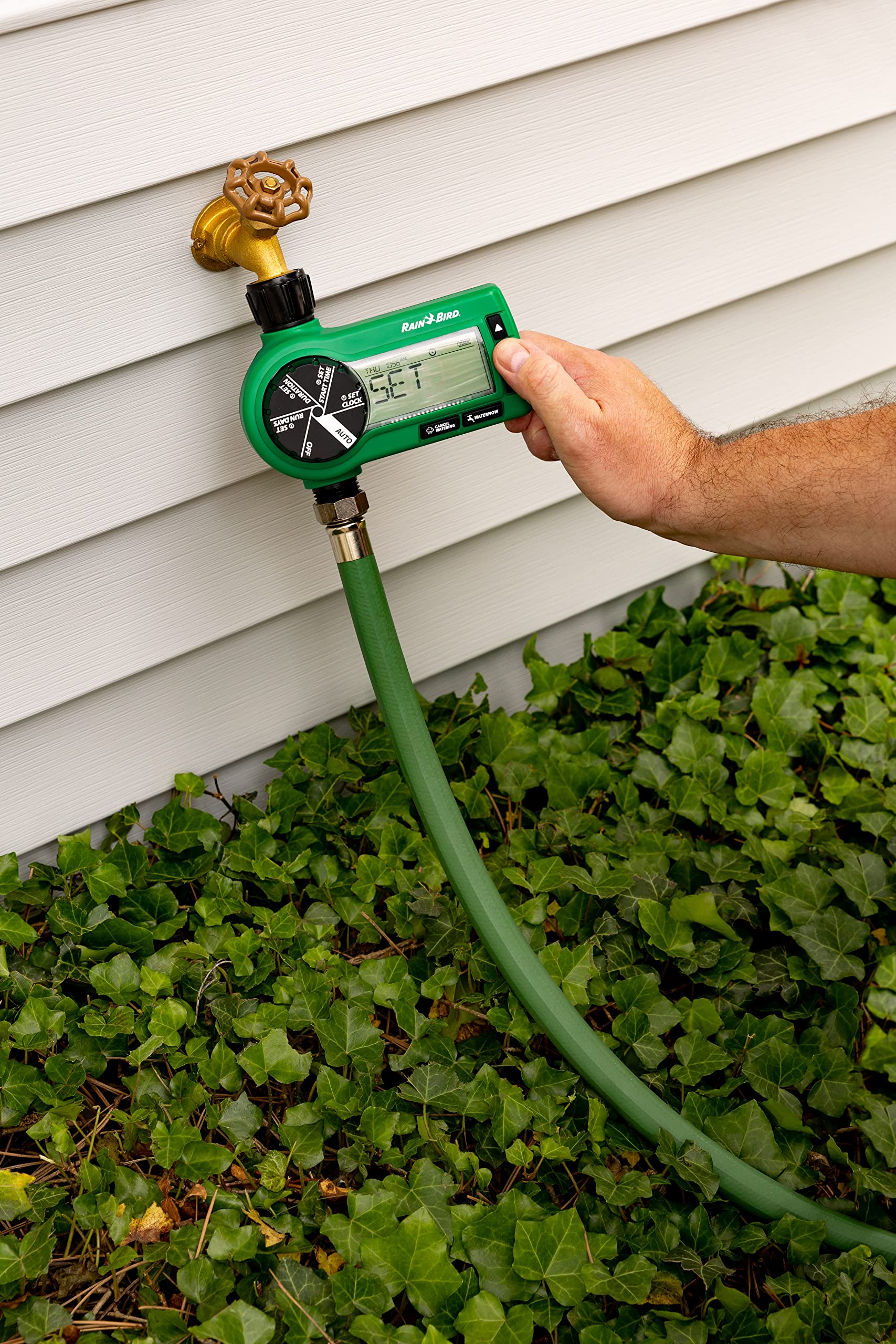 Rain Bird 1ZEHTMR Professional Grade Digital Hose Timer - Battery Operated Watering Controller for Garden, Lawn & Landscape Irrigation (1 Zone/Station) | Perfect for Automatic Sprinkler Systems & Drip Irrigation