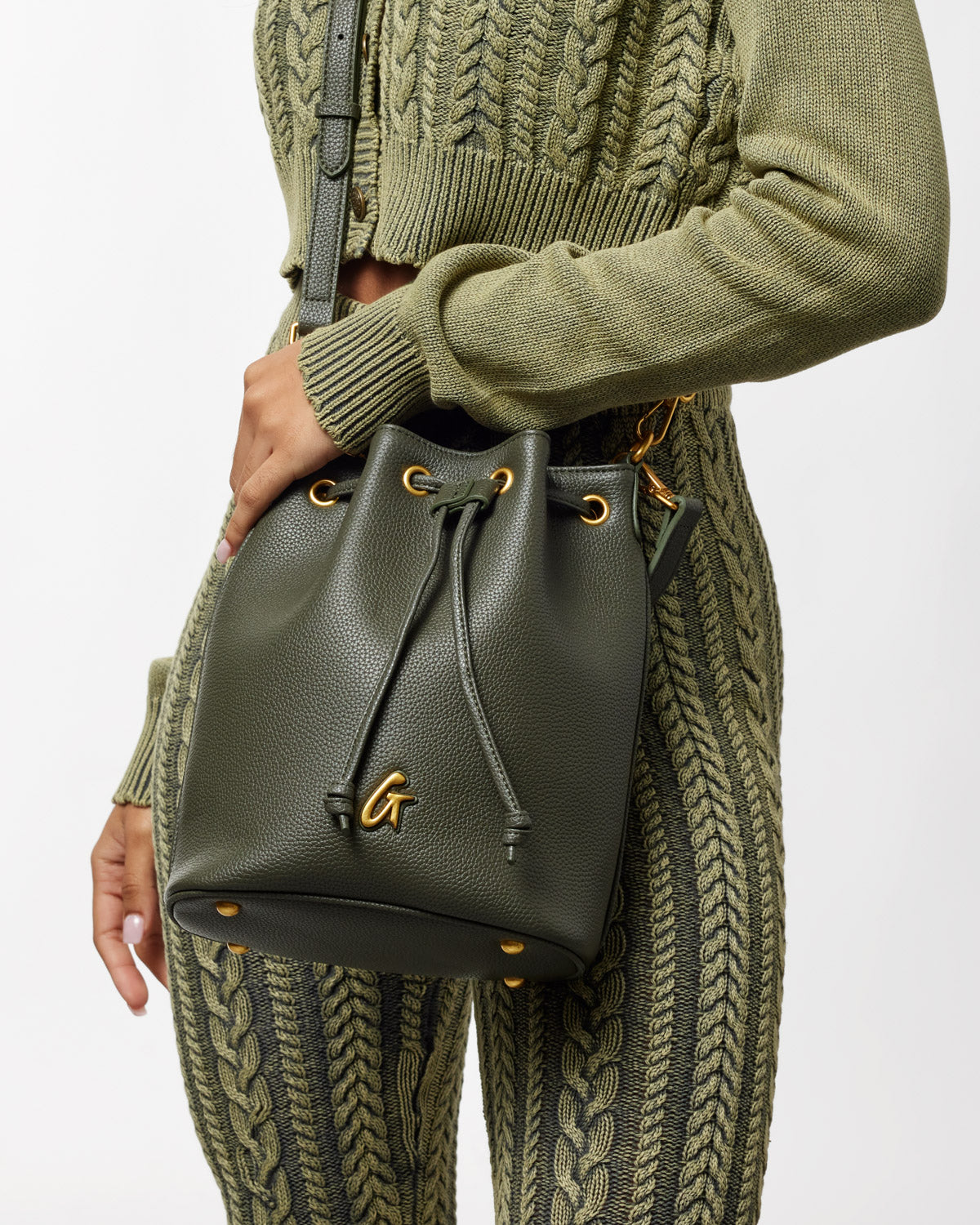 Stylish Medium Pebble Bucket Bag in Olive Green - Perfect for Everyday Use, Travel & Casual Outings