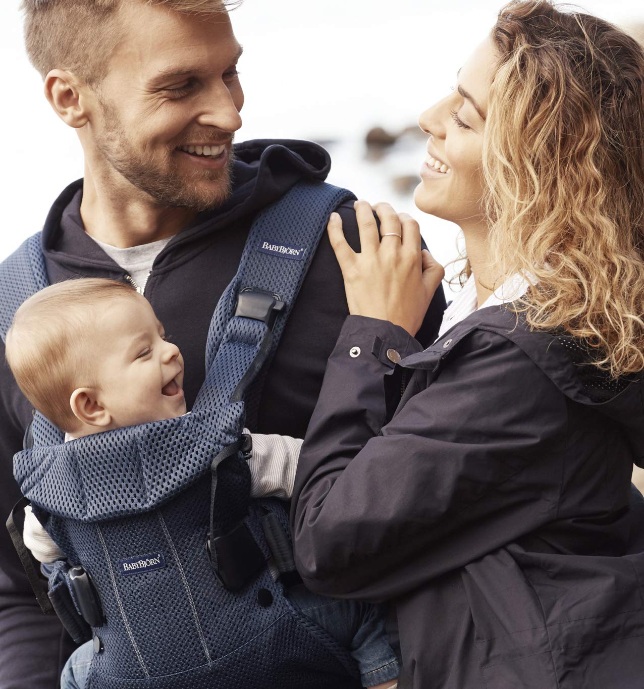BabyBjörn Baby Carrier One Air - Breathable 3D Mesh, Navy Blue, One Size (Pack of 1) | Ergonomic & Lightweight Baby Carrier for Newborns to Toddlers - Perfect for Hiking, Shopping & Everyday Use