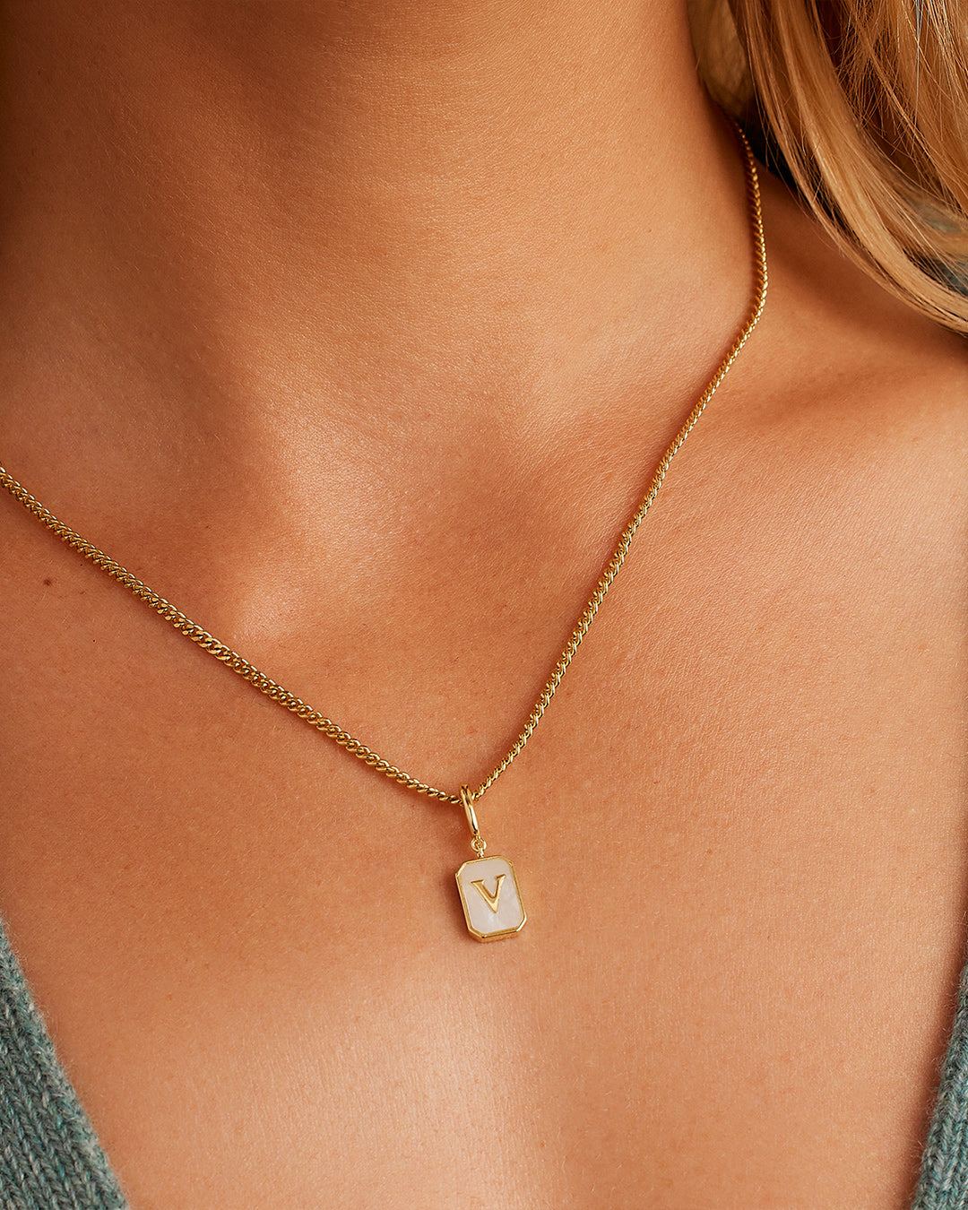 Vintage Alphabet Parker Charm Necklace - Elegant Initial Letter Pendant for Women - Perfect for Gifts, Anniversaries, and Everyday Wear