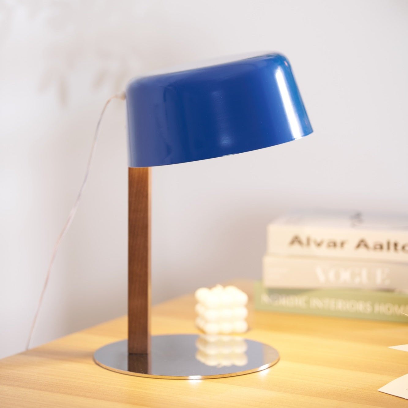 Dario Modern Tilted Table Lamp - Adjustable LED Desk Light for Home Office, Bedroom & Living Room - Perfect for Reading, Working & Decor