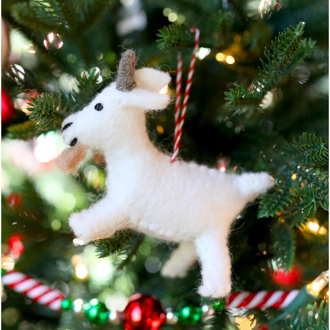 Handmade Goat Felt Christmas Ornament - Unique Holiday Decor for Tree, Gift, and Home Decoration | Perfect for DIY Crafts, Party Favors, and Festive Celebrations