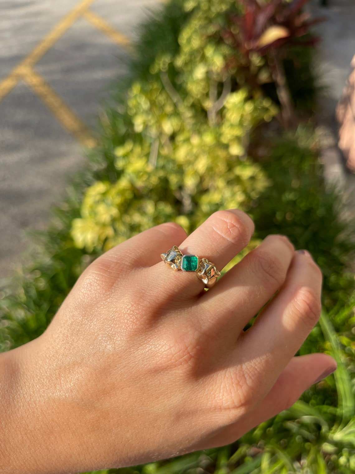 0.77tcw 14K Gold Emerald & Diamond Panther Eye Ring - Elegant Bezel Set Jewelry for Women, Perfect for Parties, Weddings & Special Occasions