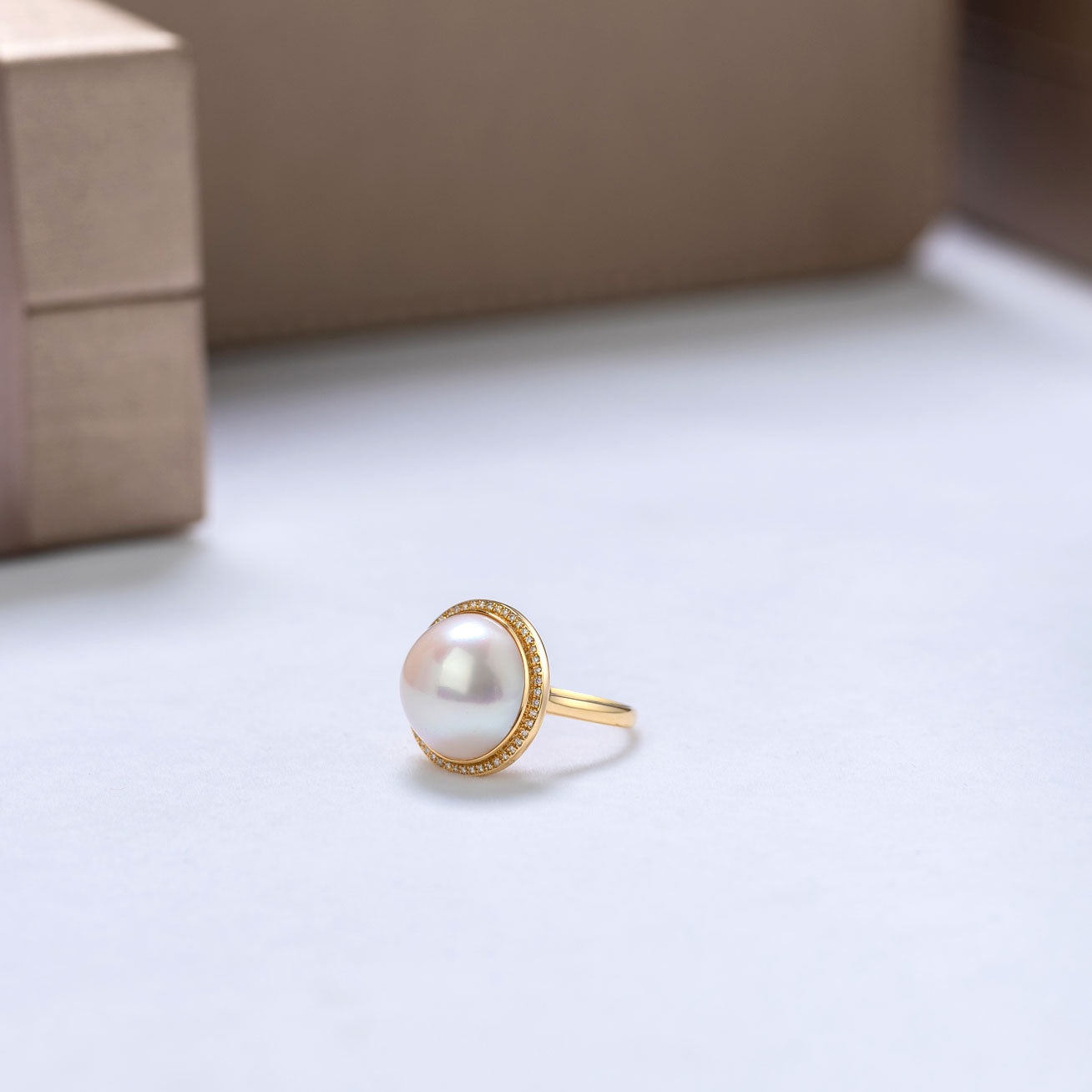 18K Gold Diamond & Edison Pearl Ring KR00057 - Elegant Jewelry for Weddings, Anniversaries & Special Occasions
