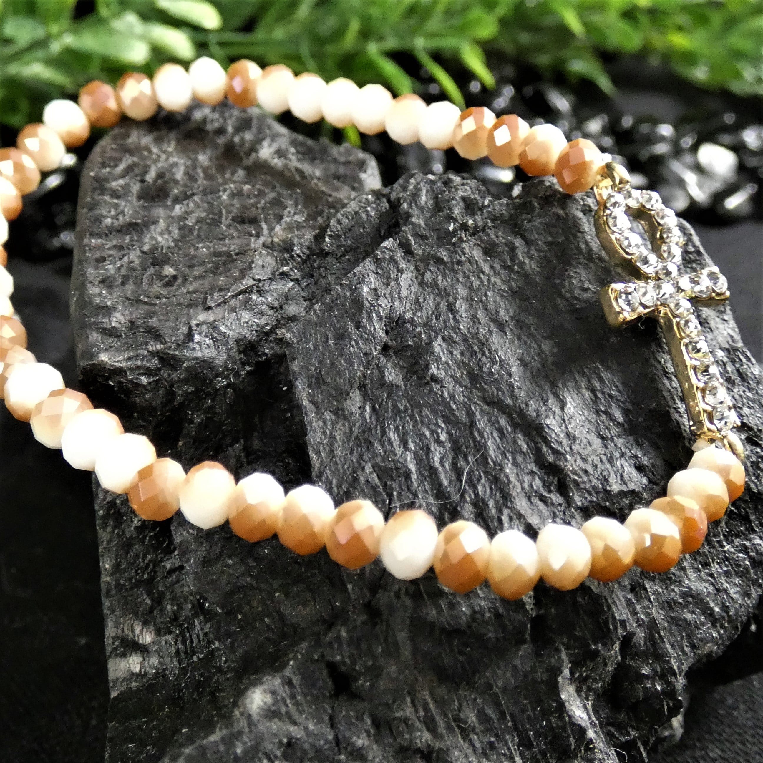 Ankh Crystal Bracelet for Women - Egyptian Cross Pendant Healing Stone Jewelry - Spiritual Protection & Positive Energy - Perfect for Meditation, Yoga & Gift Giving