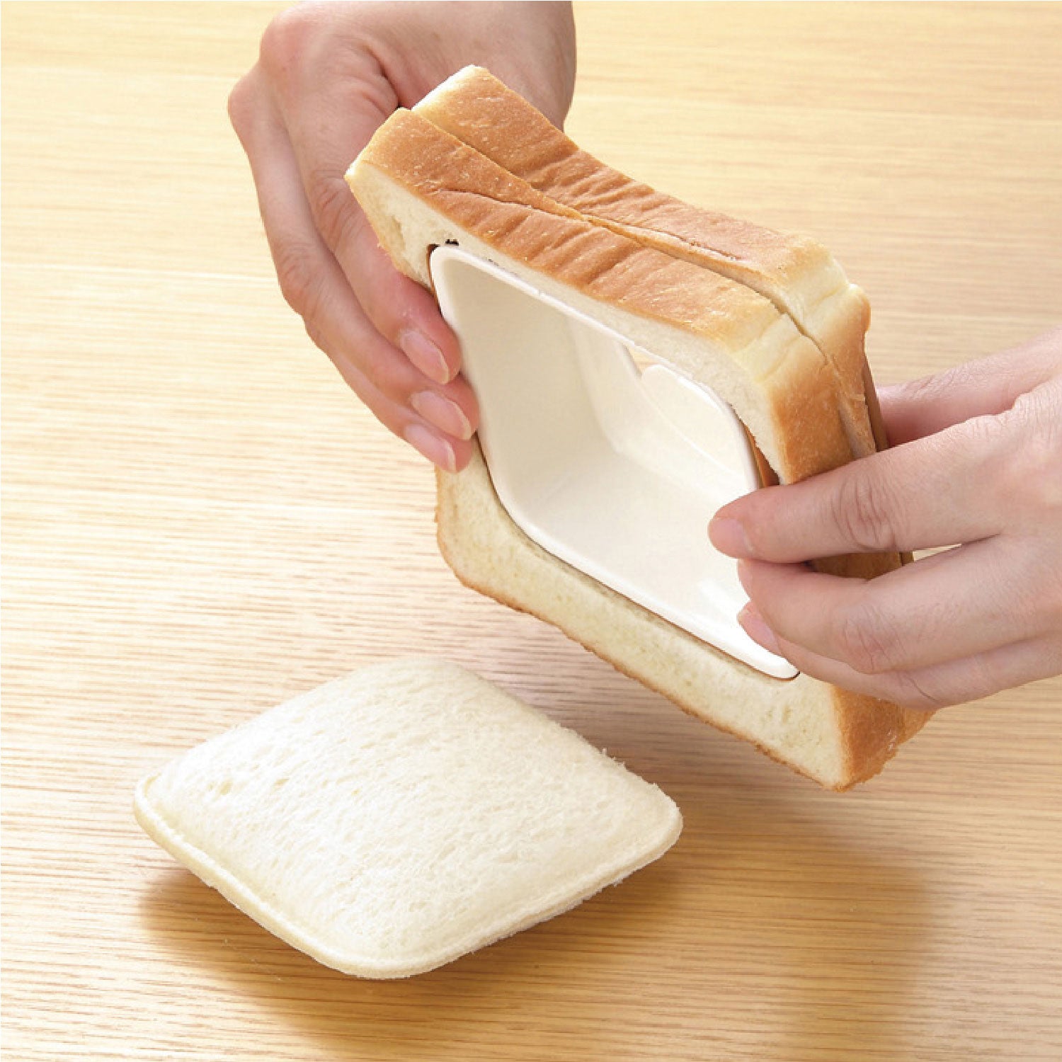 Akebono Square Sandwich Cutter & Sealer - Stainless Steel Lunch Box Tool for Perfectly Shaped Sandwiches - Ideal for School Lunches, Picnics, and Parties
