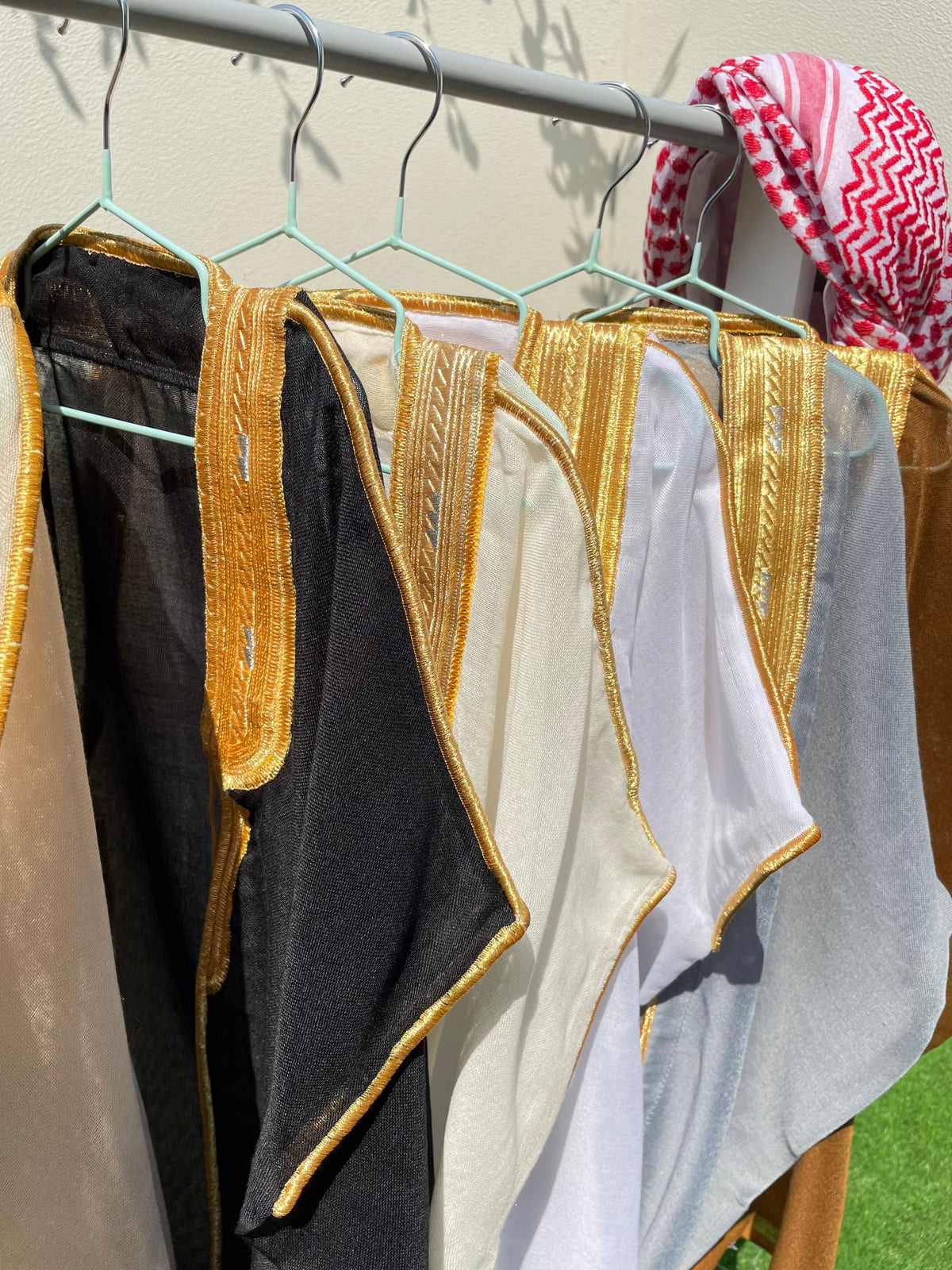 Premium Men's Bisht Robe - Traditional Arabic Thobe for Special Occasions & Events - Elegant Formal Wear for Weddings, Eids & Celebrations