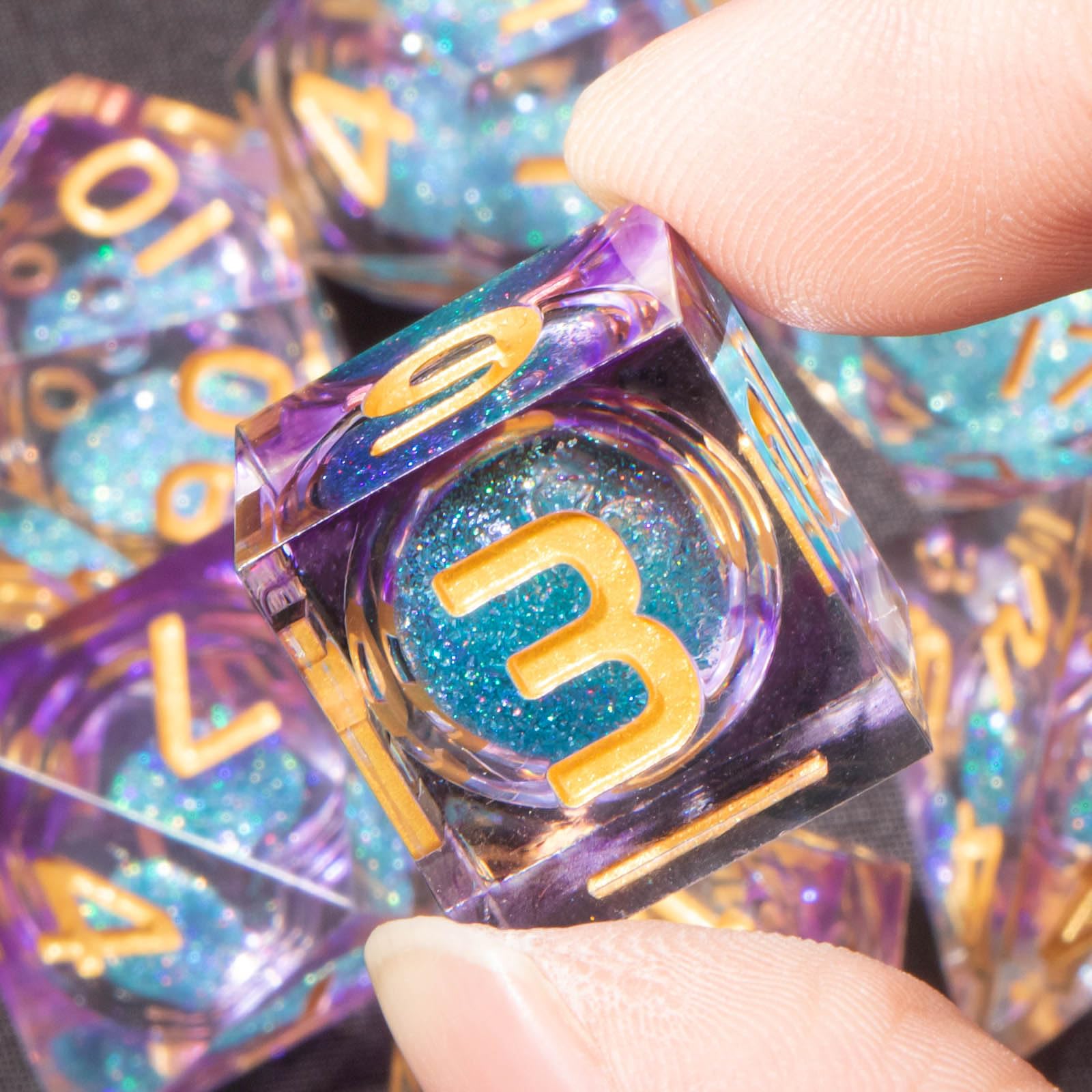 OUKELANWO Liquid Core Sharp Edge Resin D&D Dice Set - 7 Piece Polyhedral Dungeons and Dragons Dice with D20, D12, D10, D8, D6, D4 - Vibrant Purple & Blue RPG Dice for Tabletop Gaming, DND Campaigns, and Role Playing Adventures