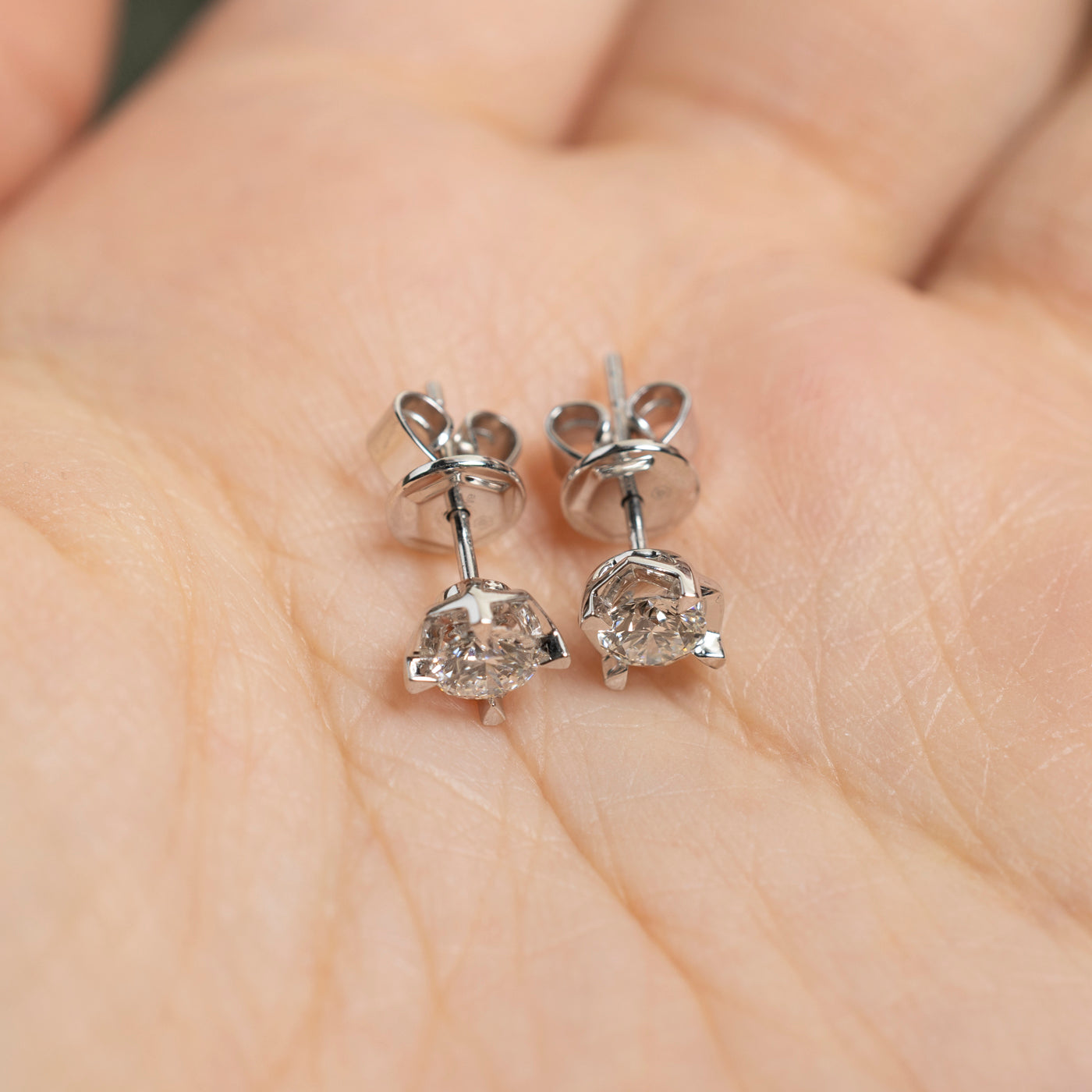 18K Gold Basket Set Diamond Stud Earrings - 0.64ctw Round Cut Diamond Earrings for Women | Perfect for Weddings, Anniversaries & Special Occasions