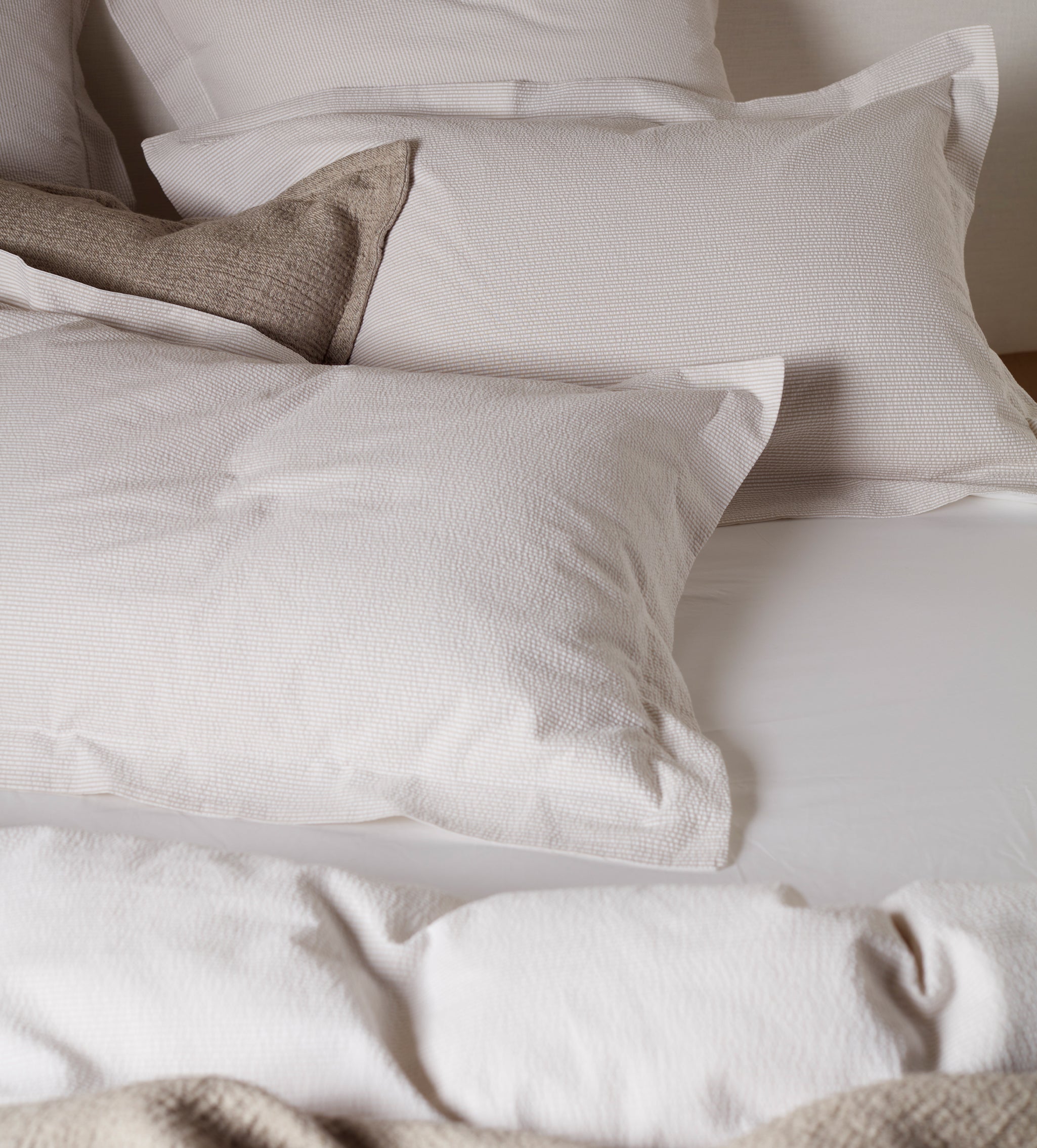 Natural Seersucker Stripe 100% Cotton Bed Sheet Set - Breathable & Wrinkle-Resistant for Summer Comfort - Perfect for Home, Hotel, and Vacation Rental Use