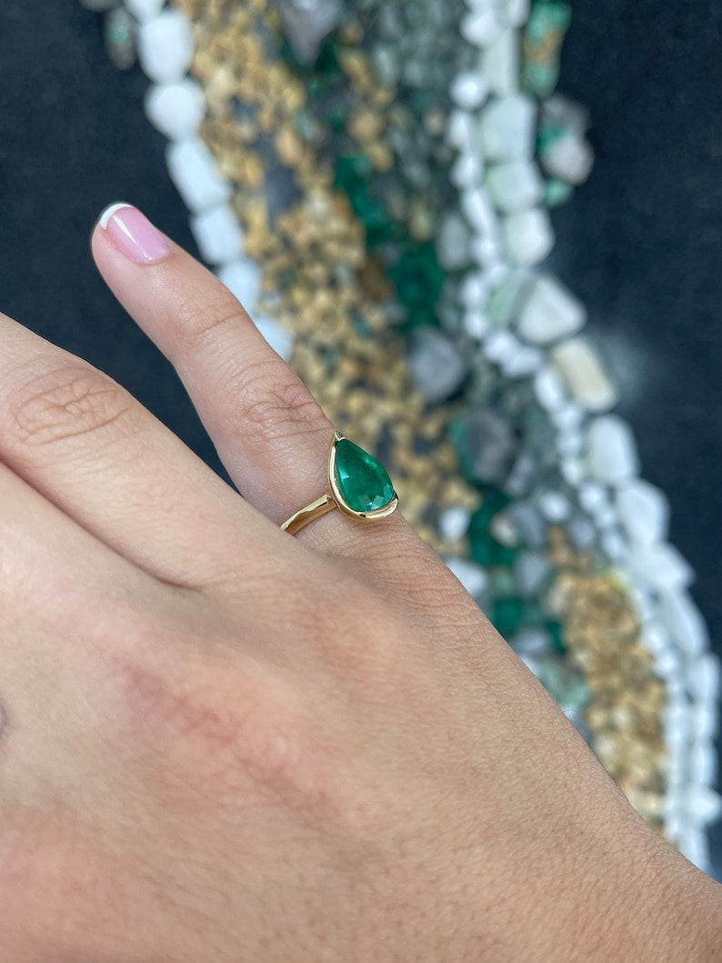 3.10ct 18K Gold Emerald Pear Cut Solitaire Ring - Rich Dark Green Gemstone for Engagement, Wedding & Special Occasions
