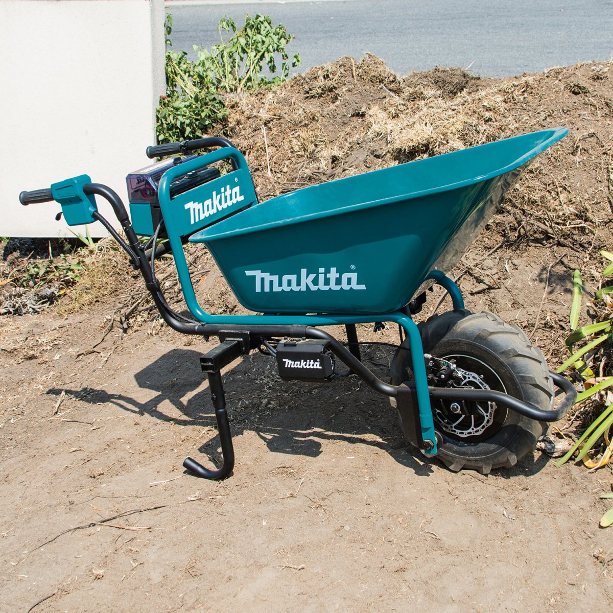 36V (18V X2) LXT® Brushless Cordless Wheelbarrow with 5.0Ah Battery - Heavy Duty Electric Wheelbarrow for Construction, Landscaping & Garden Work