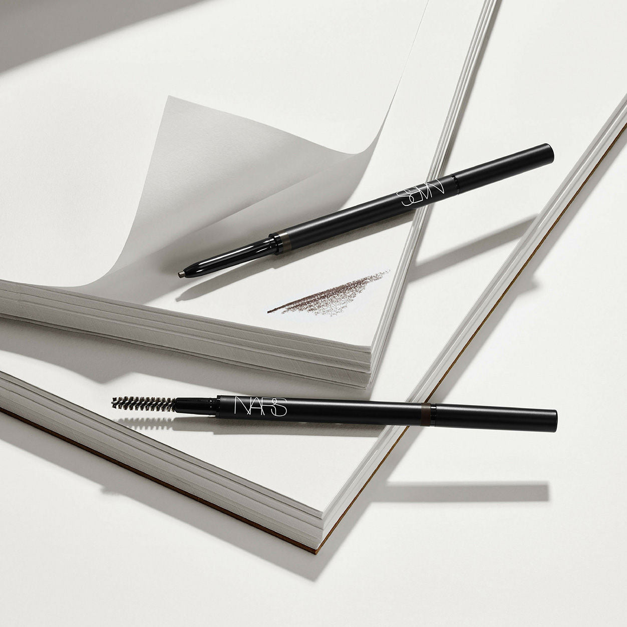 Nars Brow Perfector - Eyebrow Pencil & Gel for Perfectly Shaped Brows | Waterproof & Long-Lasting | Ideal for Daily Makeup & Professional Looks