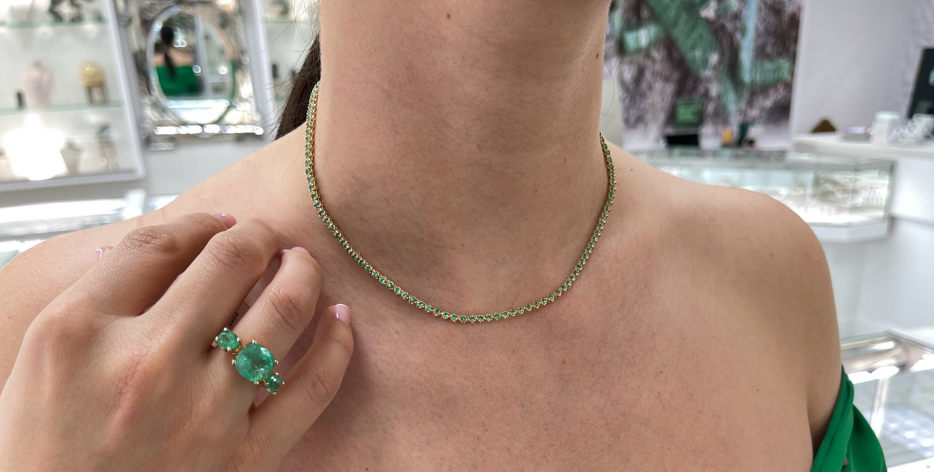 Trendy 14K Gold Green Emerald Round Prong Tennis Necklace - 16 Inch Elegant Jewelry for Women, Perfect for Weddings, Parties & Special Occasions
