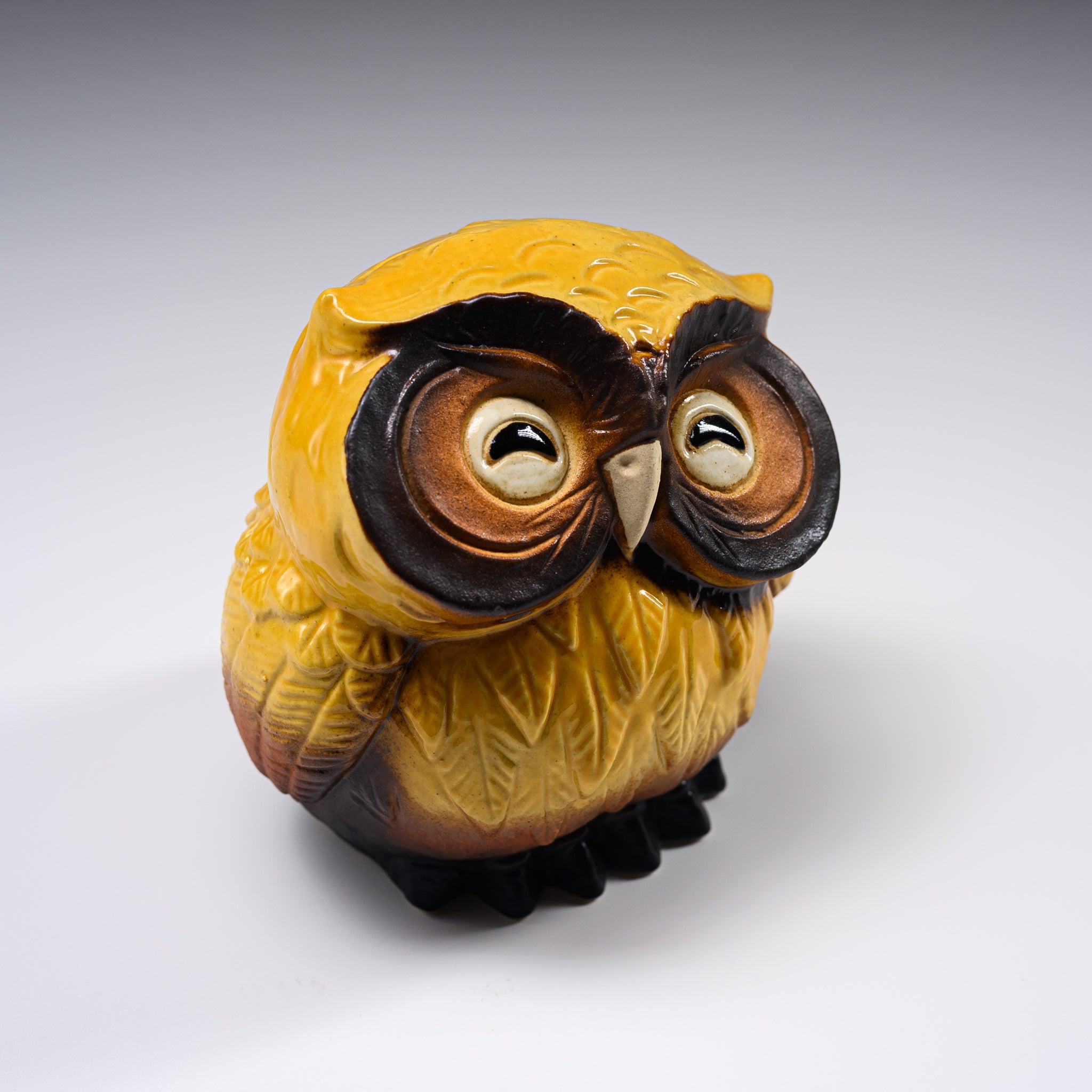 Shigaraki Ware Lucky Owl Ornament - 12cm Handmade Ceramic Smiling Owl Figurine, Japanese Traditional Pottery for Home Decor, Office Desk & Zen Garden Accent
