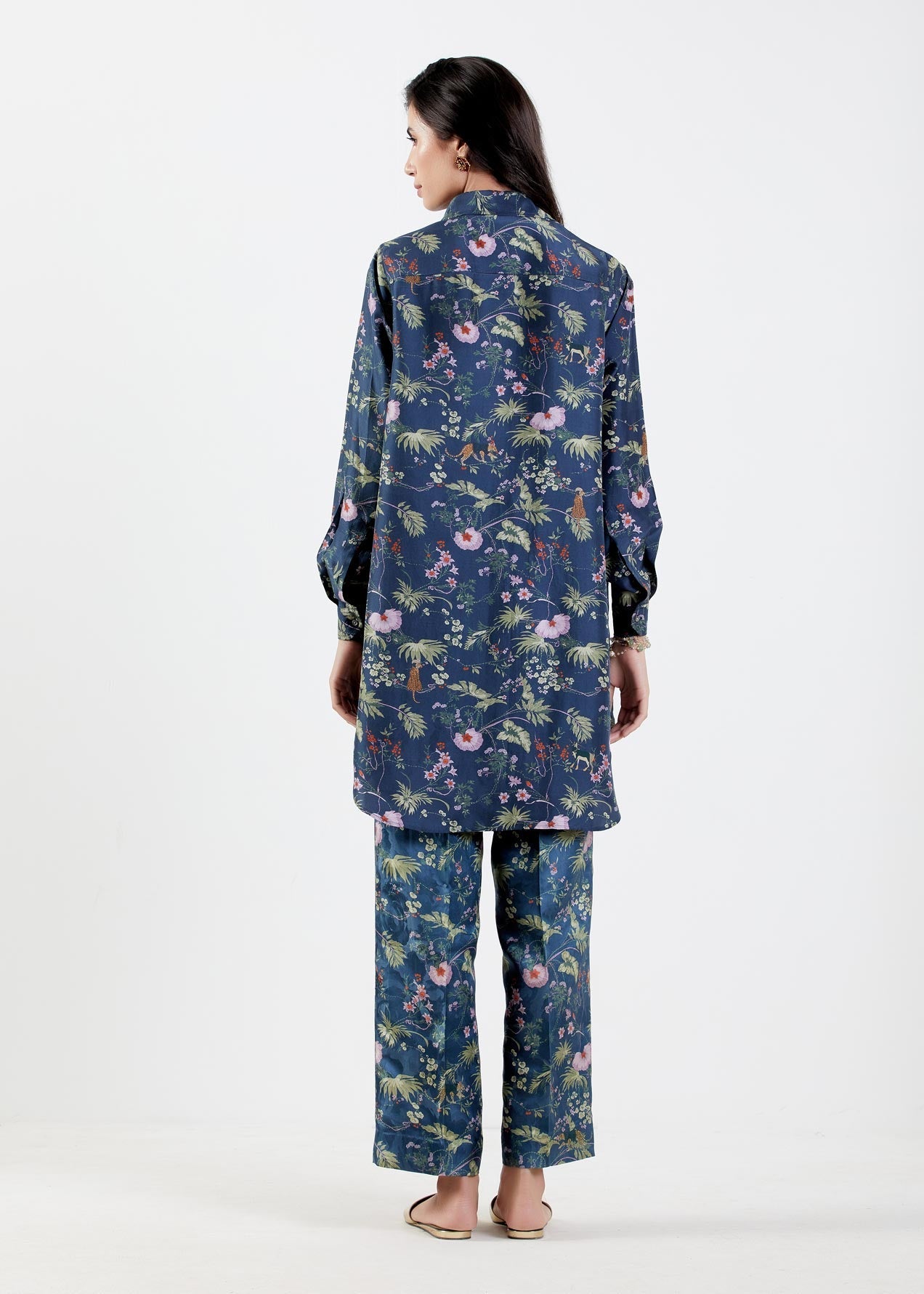 Luxury Oversized Silk Twirt for Women - Soft Twill Fabric in Midnight Blue - Perfect for Casual Wear, Office Outfits & Evening Events