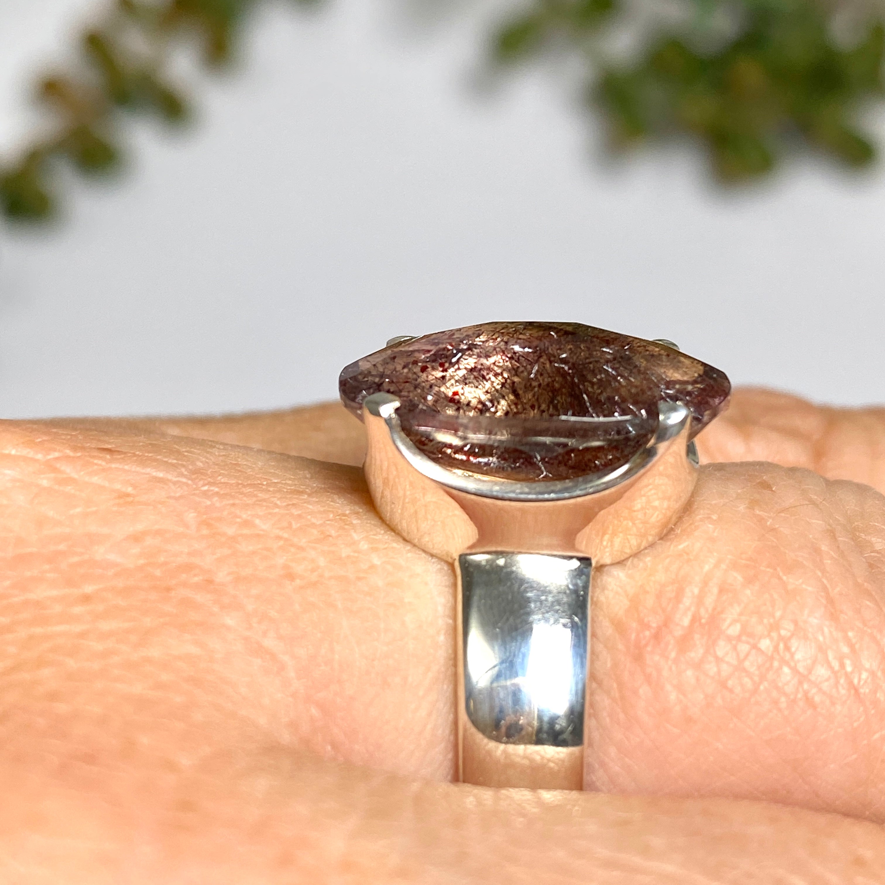 Lepidicrocite in Quartz - Natural Inclusion Quartz Oval Checkerboard Faceted Ring - Size 7.5 - Elegant Jewelry for Women - Perfect for Wedding, Anniversary & Special Occasions